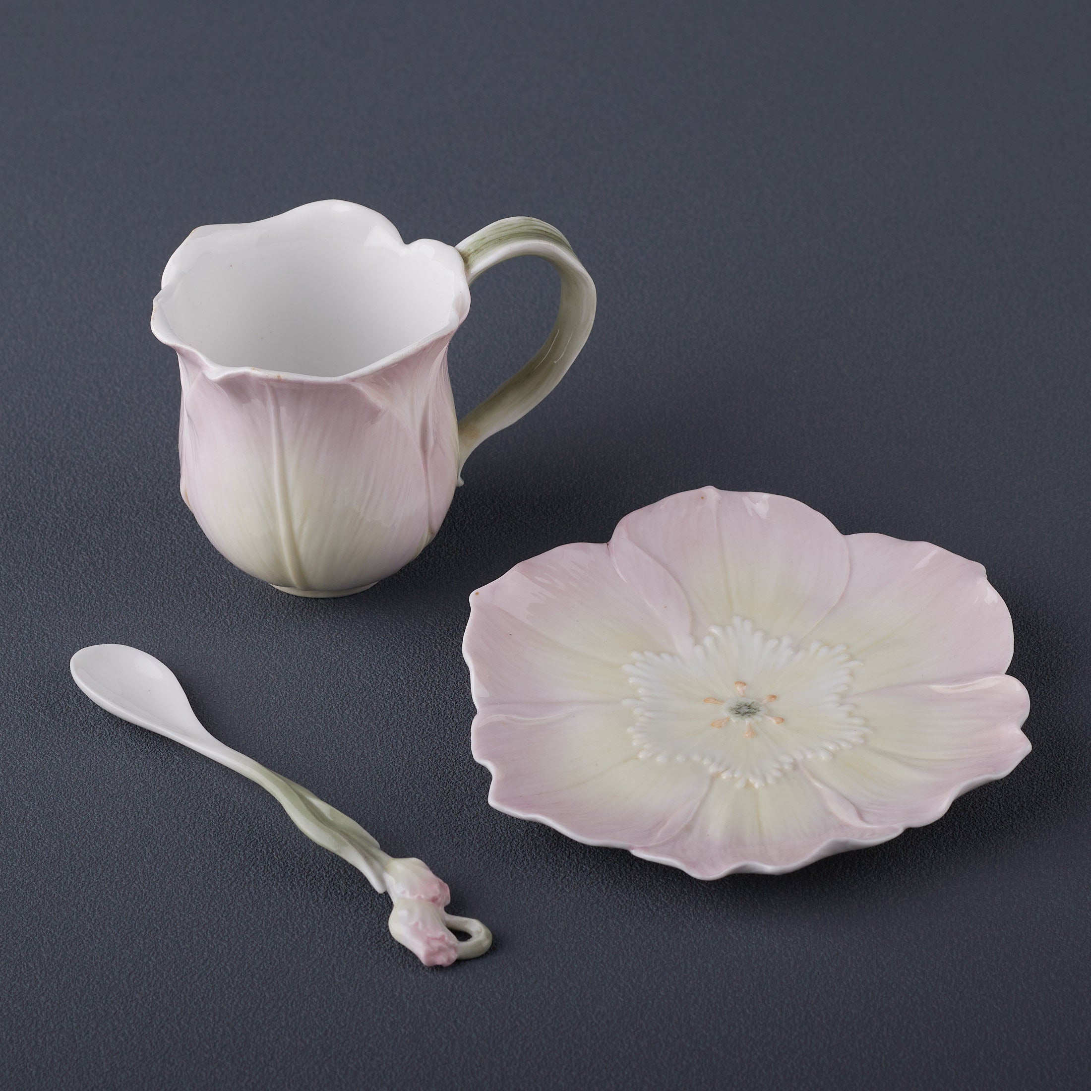 Tulip Coffee Cup Set With Spoon