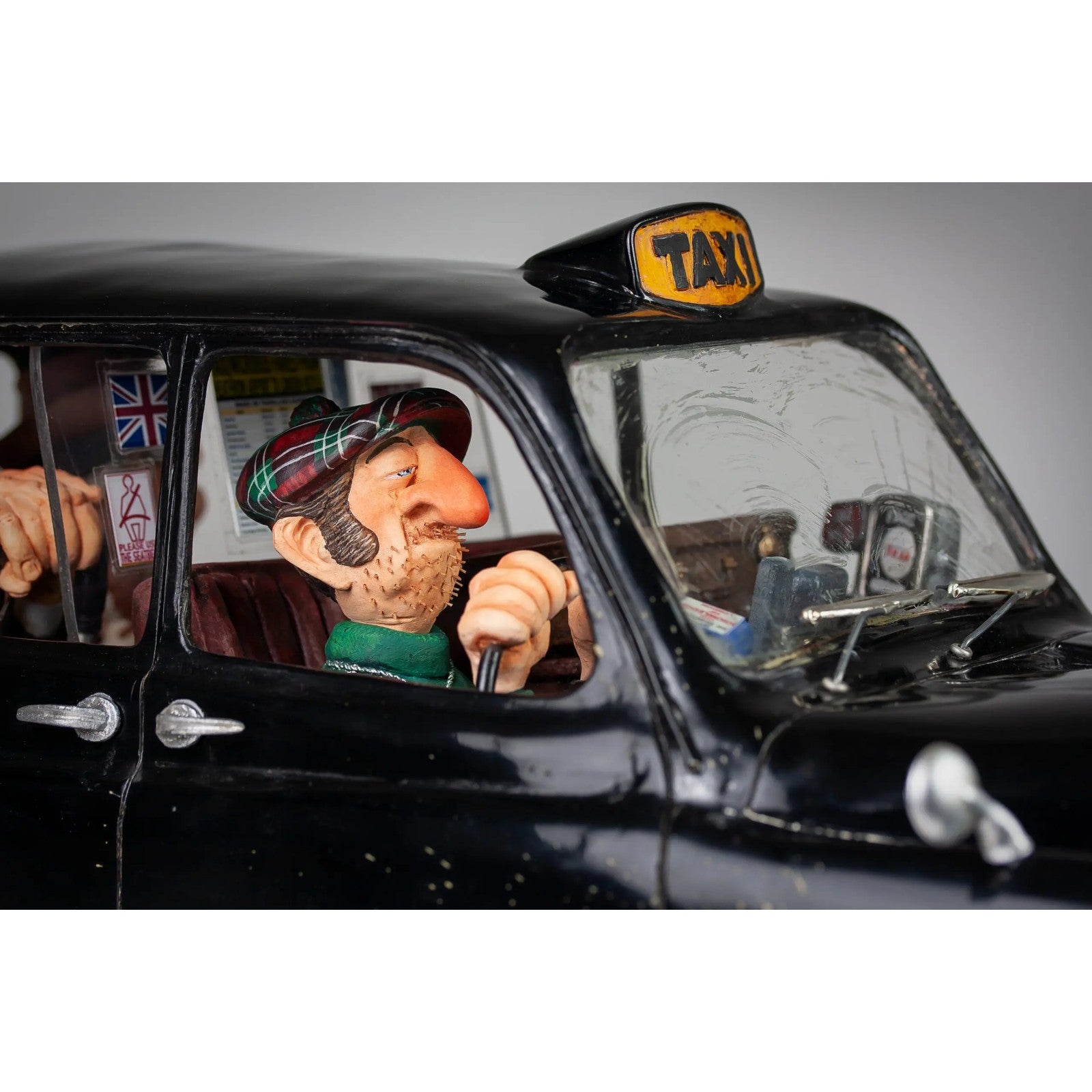 FO85089 Guillermo Forchino The London Taxi | Curios & Collectibles