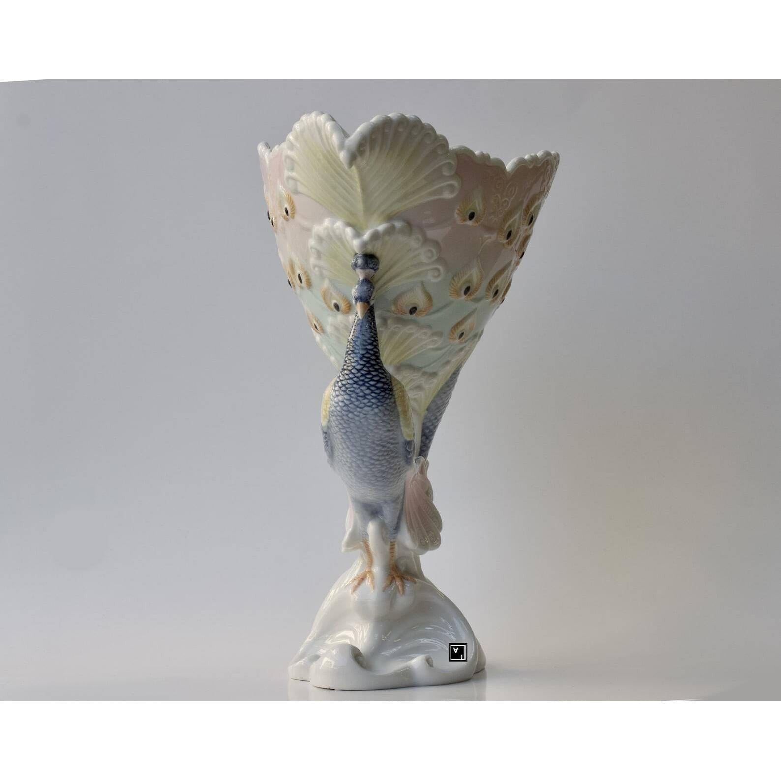 Fine Porcelain Peacock Bowl. Peacock Ornaments | Vases & Bowls