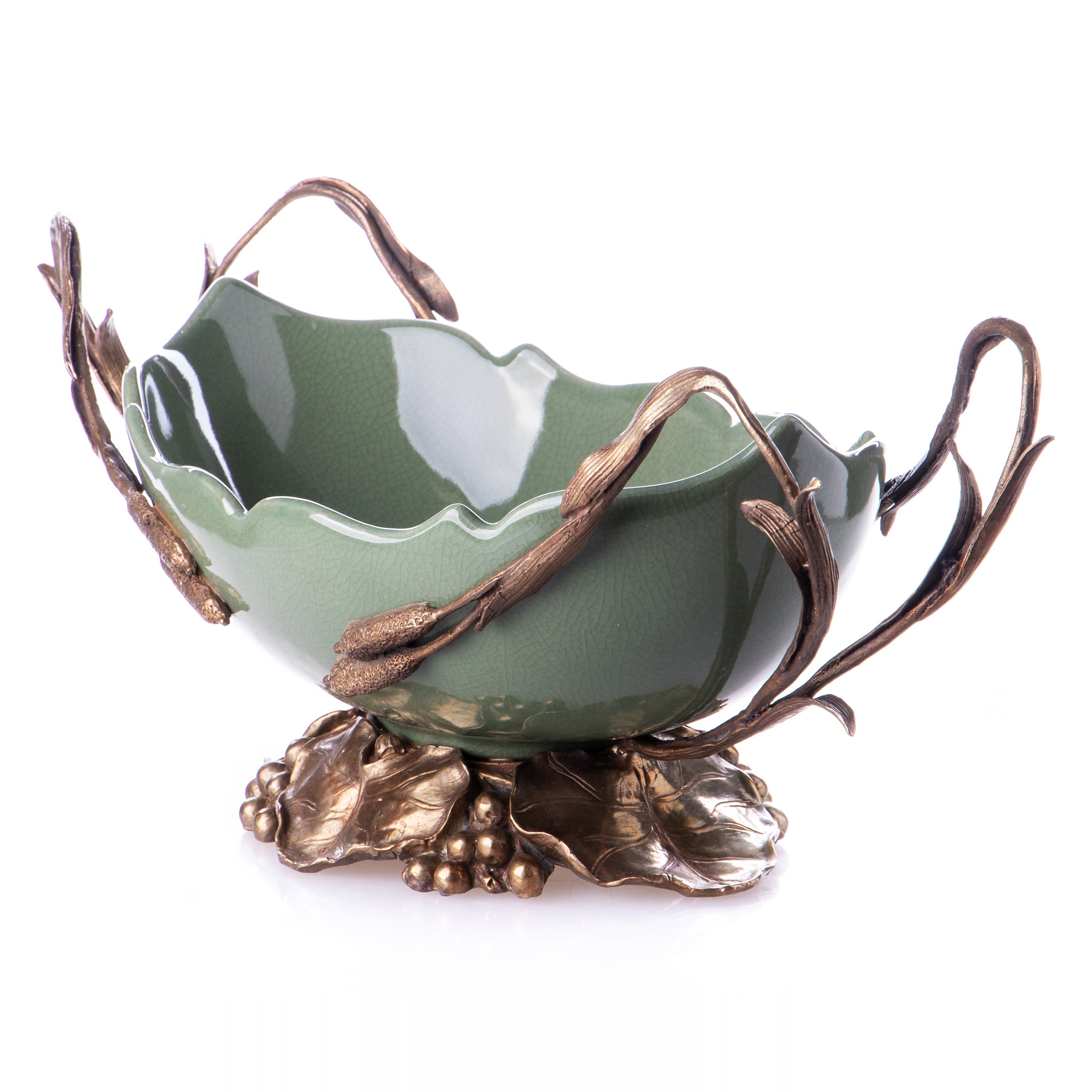 Porcelain with bronze bowl with water lilies and reeds | Handcrafted