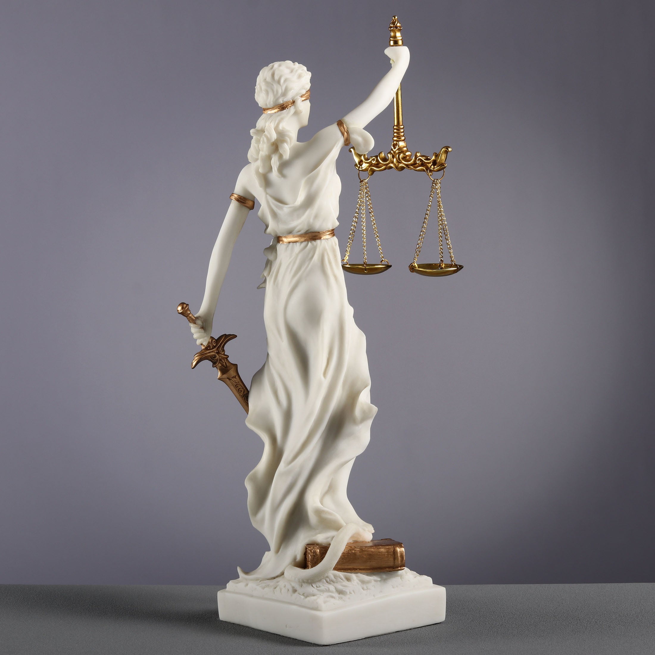 La Justica Holding Scales