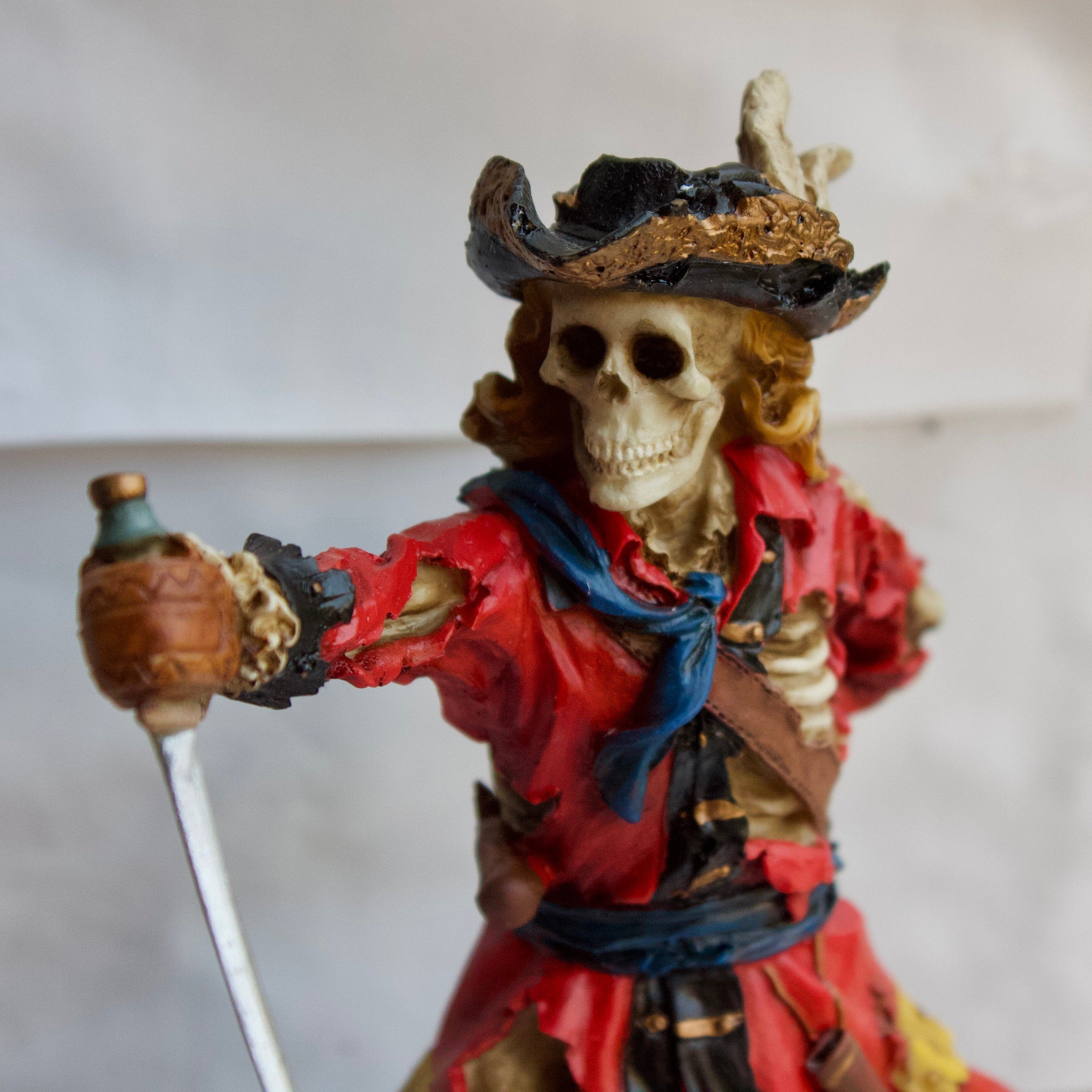 Skeleton Pirate Captain with Sword Statue.CALICO JACK Skeleton Figurine