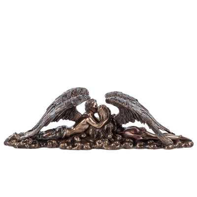 Kissing Angel Statue