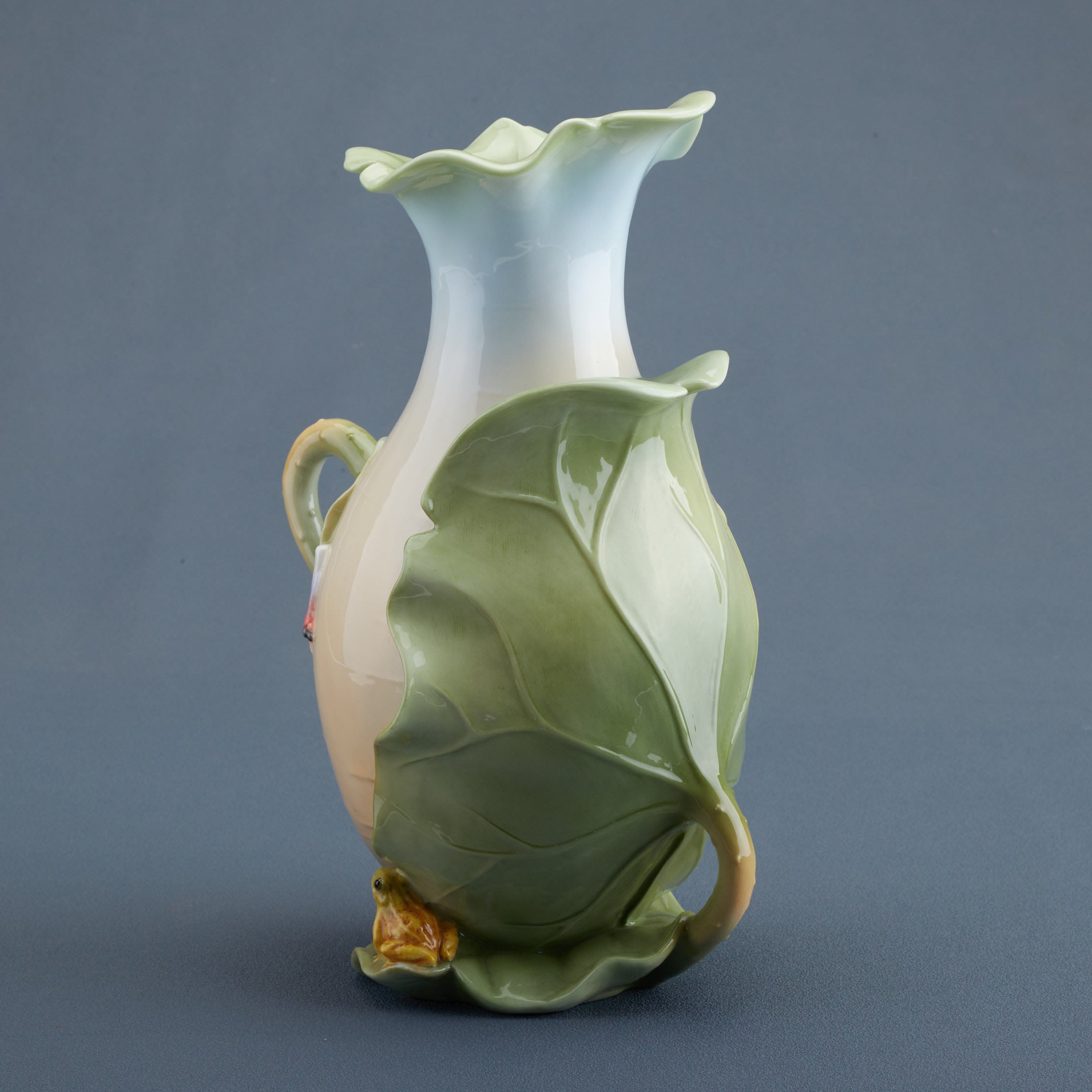 Wrapping Lotus Leaves Pitcher Vase