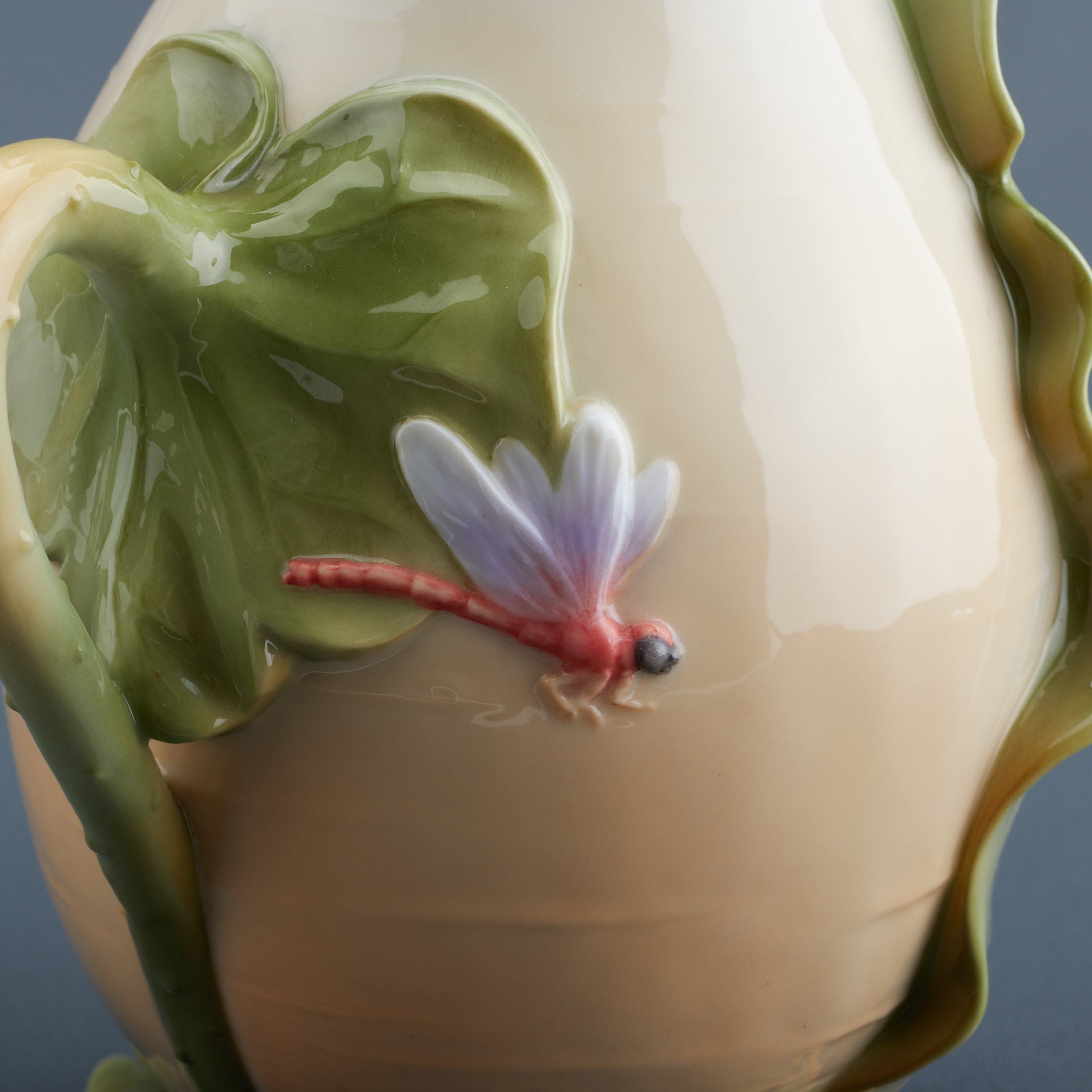 Wrapping Lotus Leaves Pitcher Vase