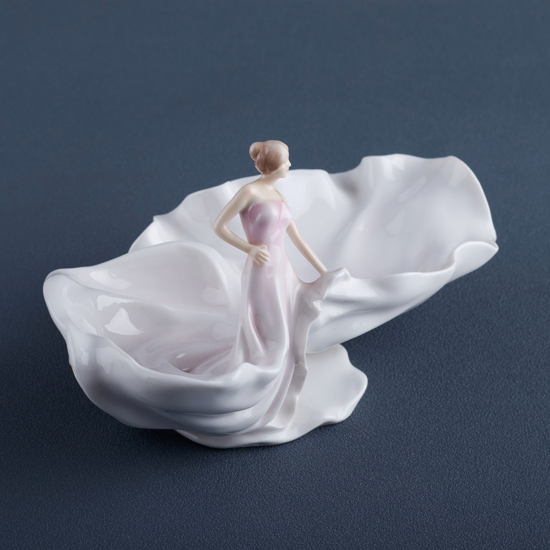 Swirling Skirt Dish
