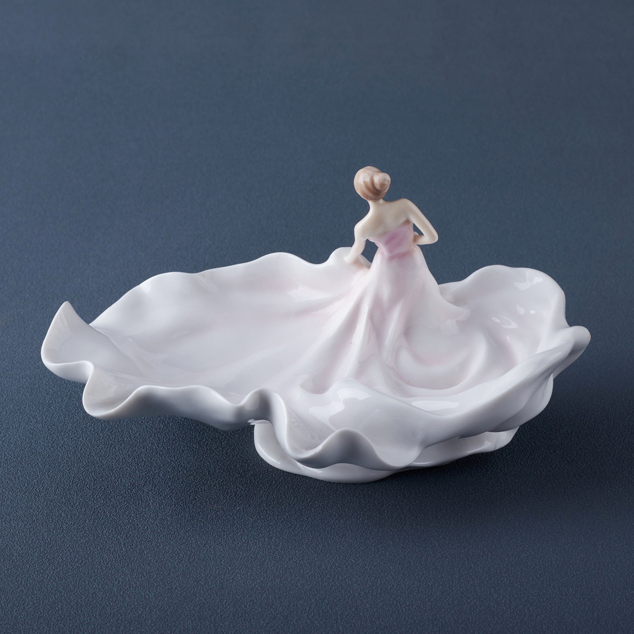 Swirling Skirt Dish