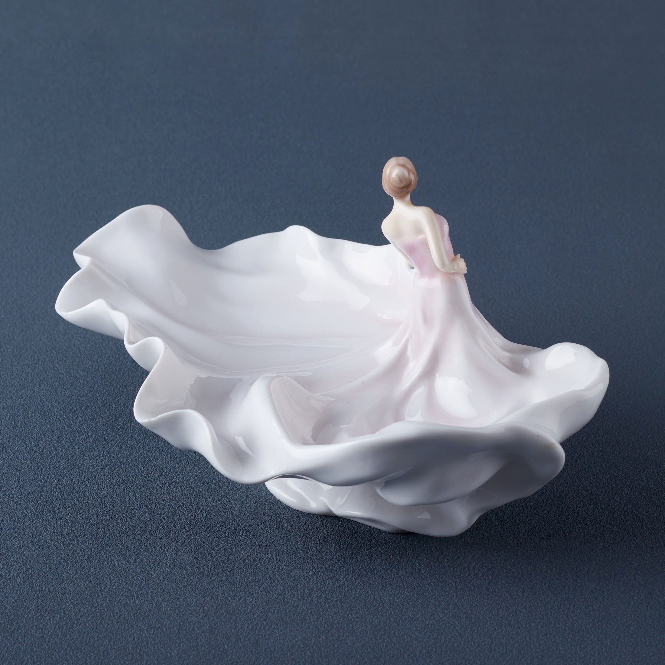 Swirling Skirt Dish