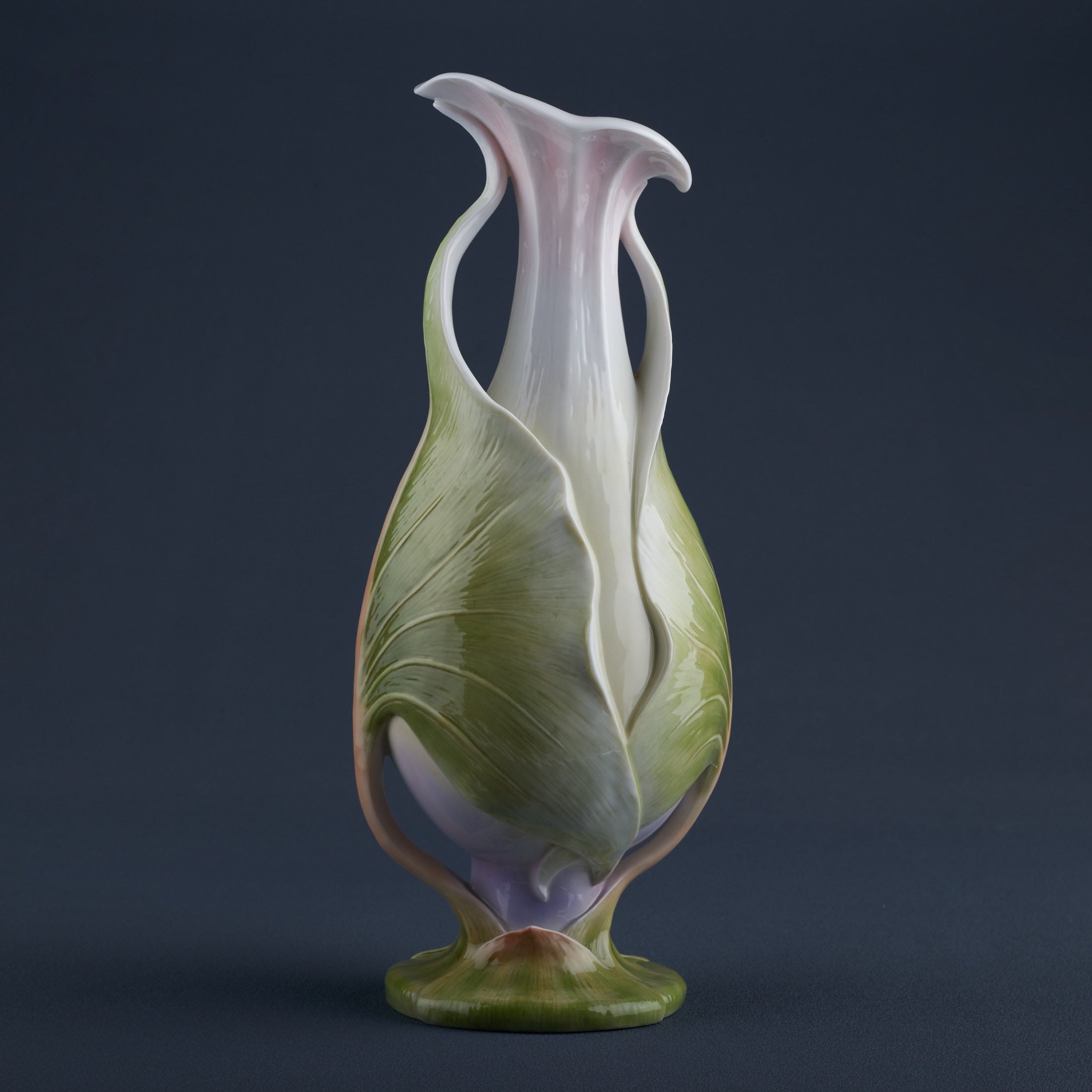 Dual Wrapping Lotus Leaves Vase