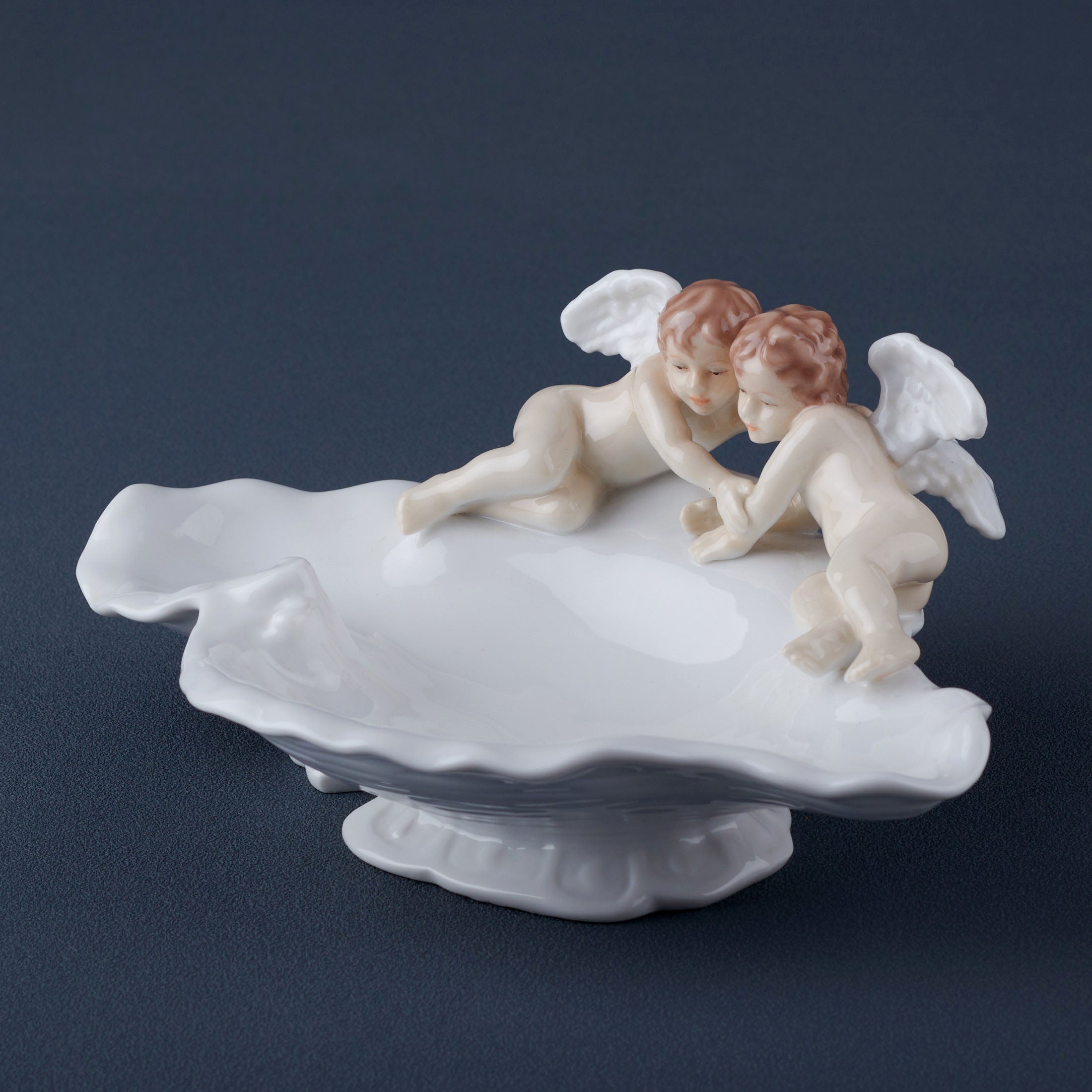 Cherubs On Wavy Shell Raised Dish