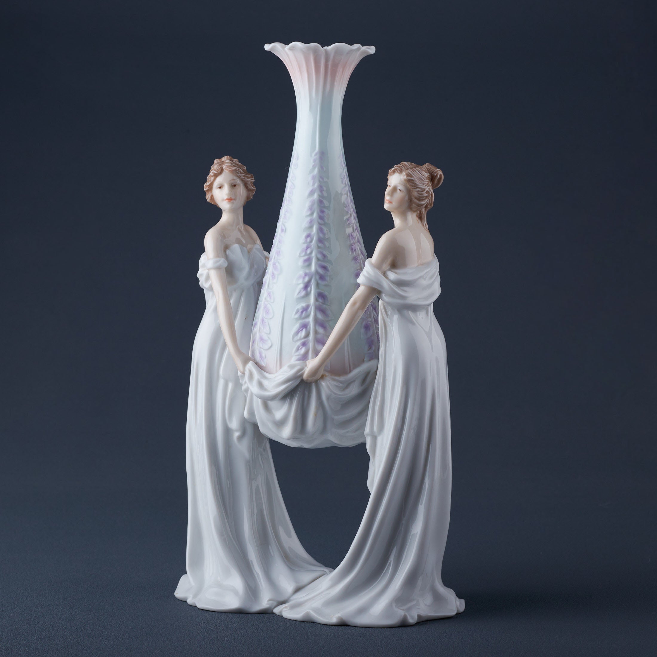 2 Maiden Suspending Vase