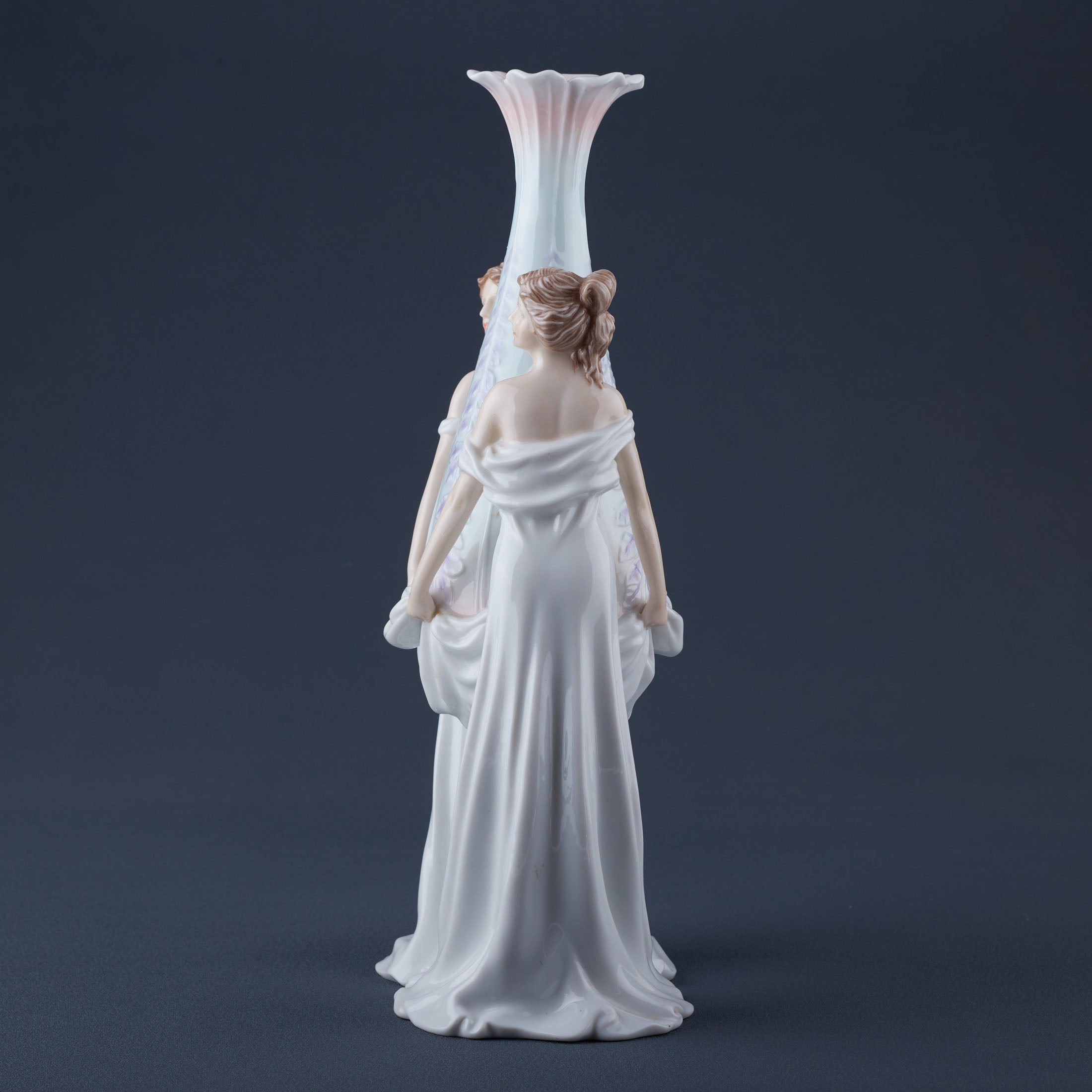 2 Maiden Suspending Vase