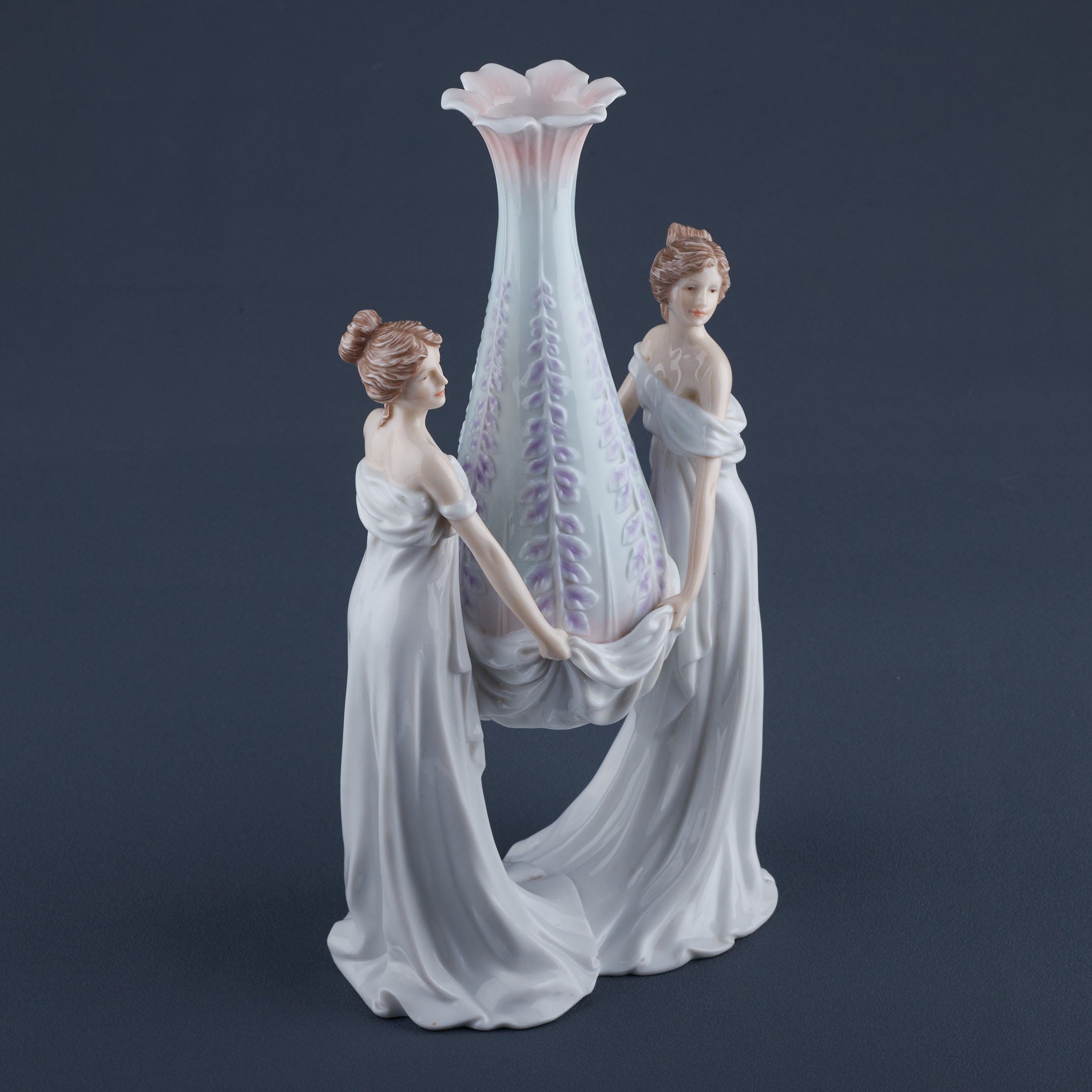 2 Maiden Suspending Vase