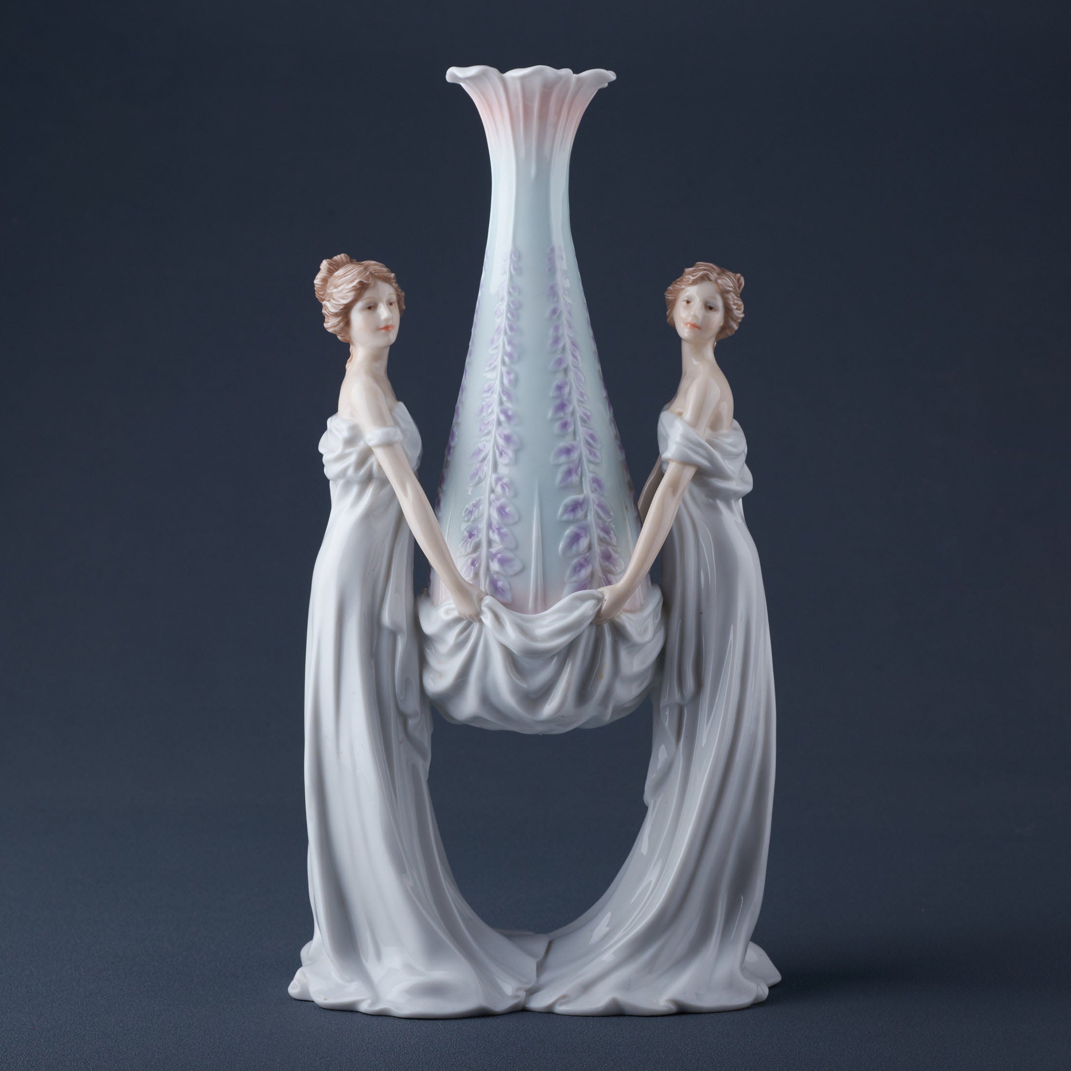 2 Maiden Suspending Vase