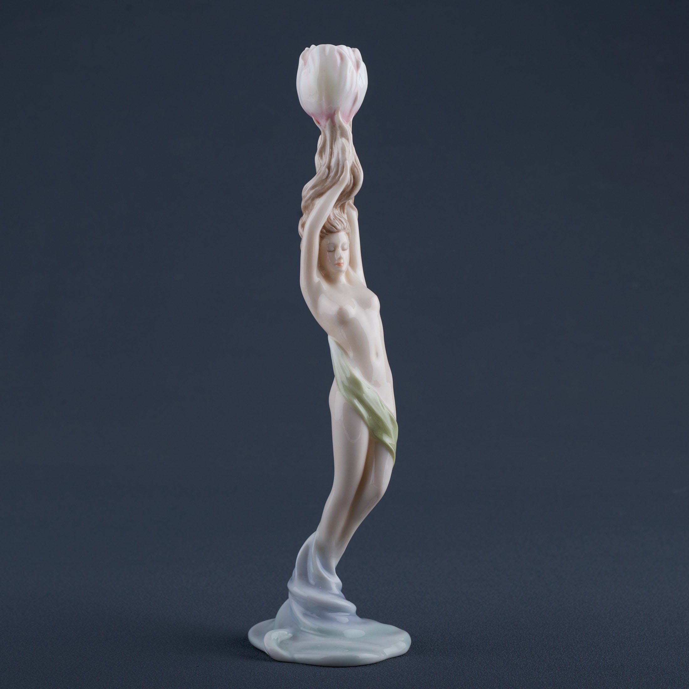 Tulip Upheld By Nude Maiden
