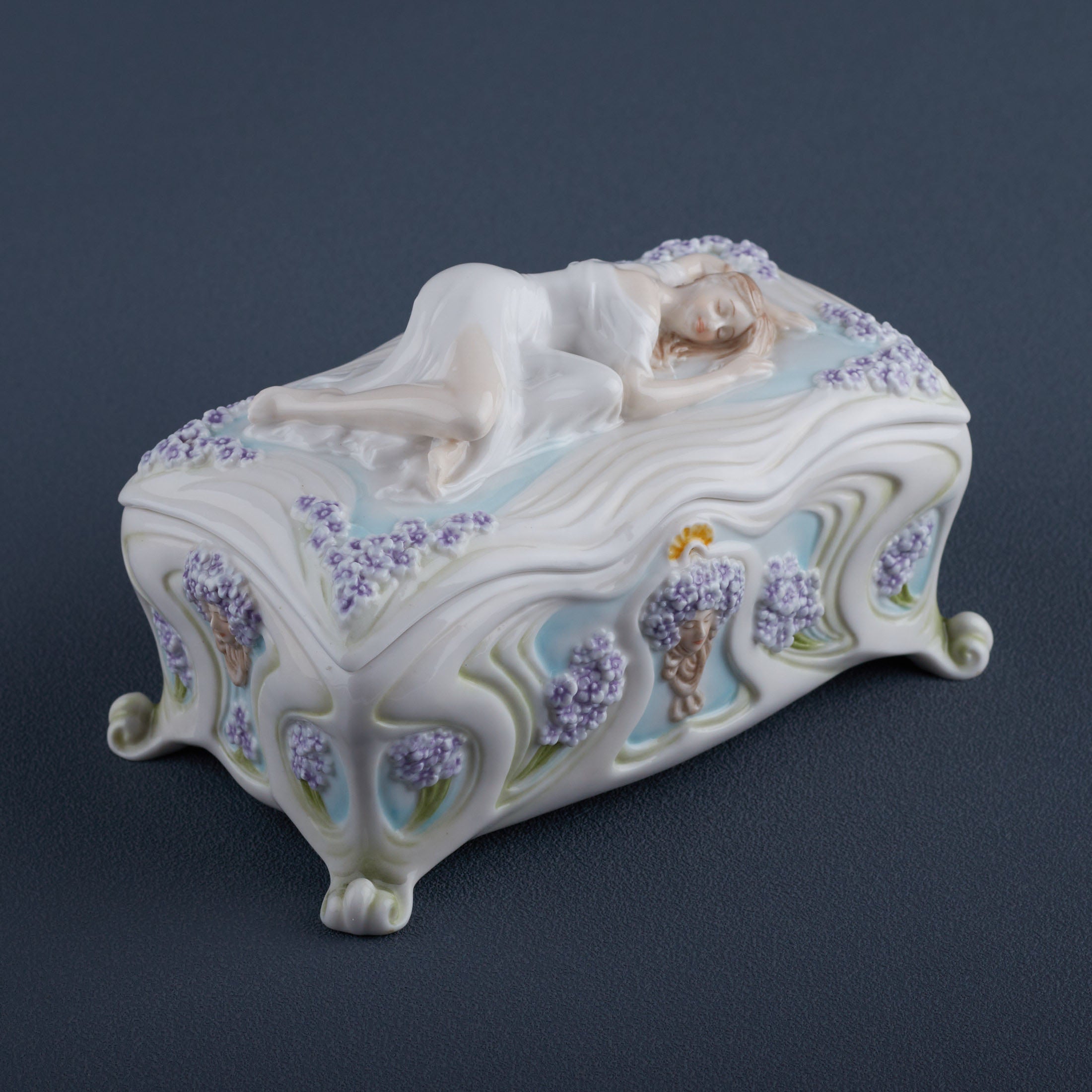 Sleeping Maiden W/Violet Trinket Box