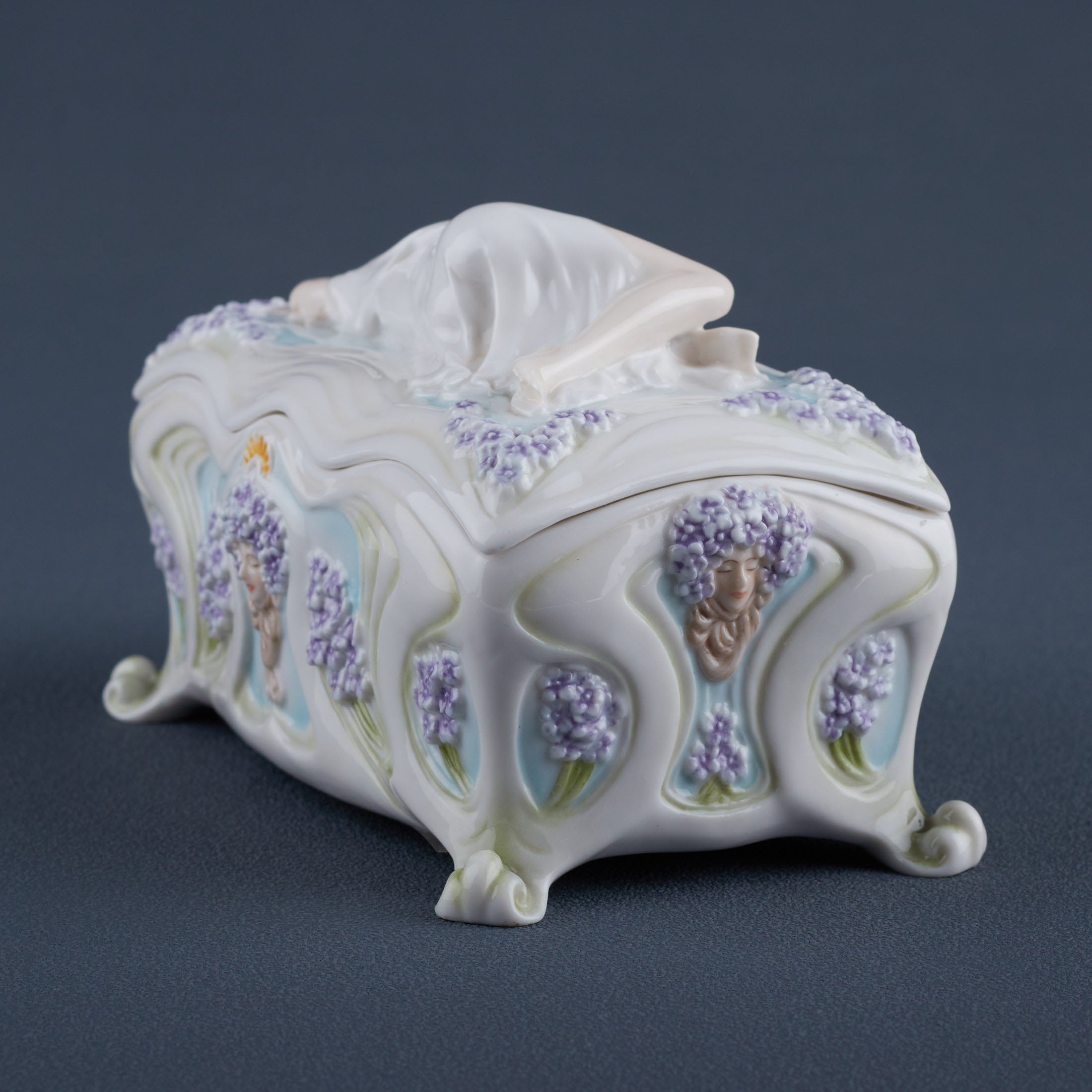 Sleeping Maiden W/Violet Trinket Box