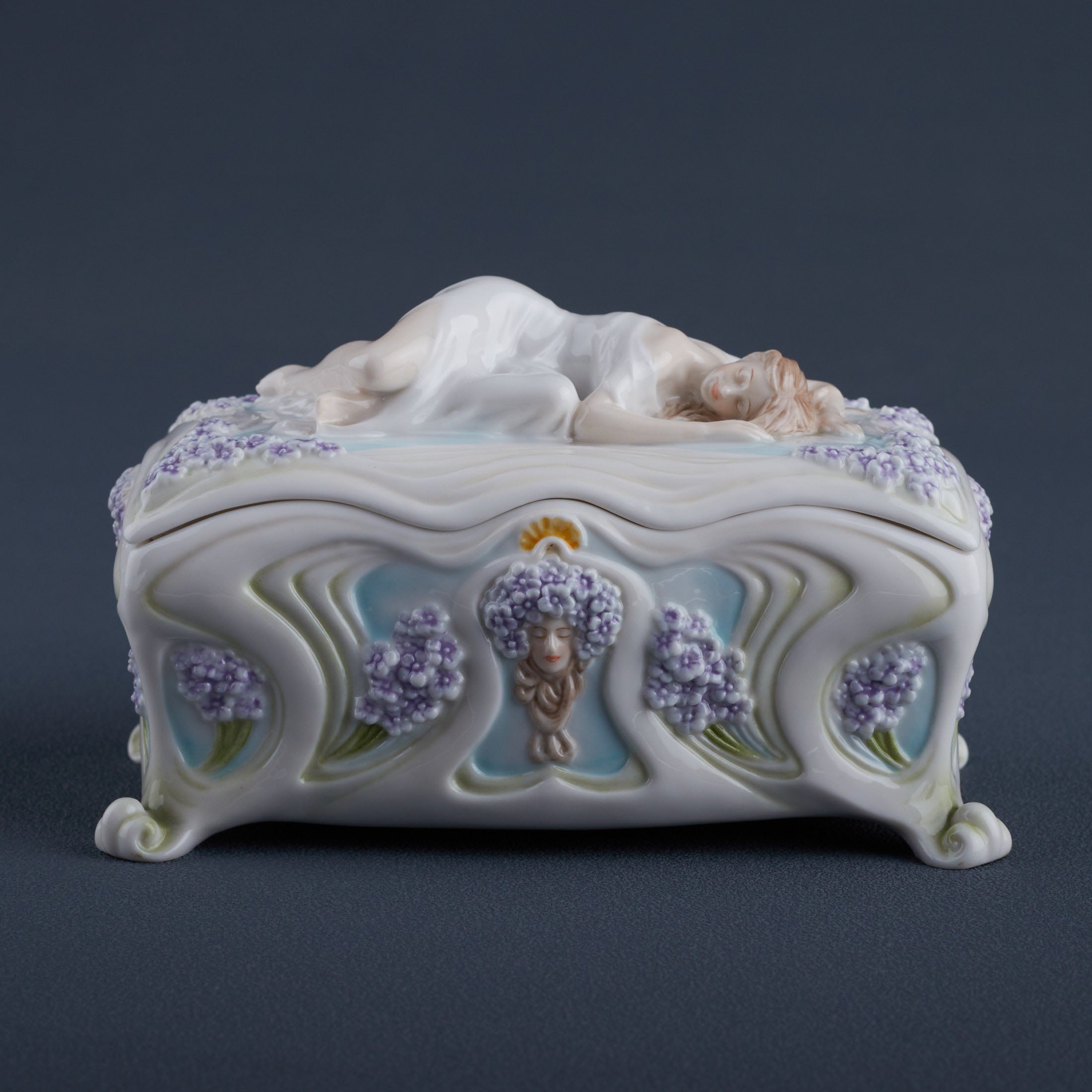 Sleeping Maiden W/Violet Trinket Box