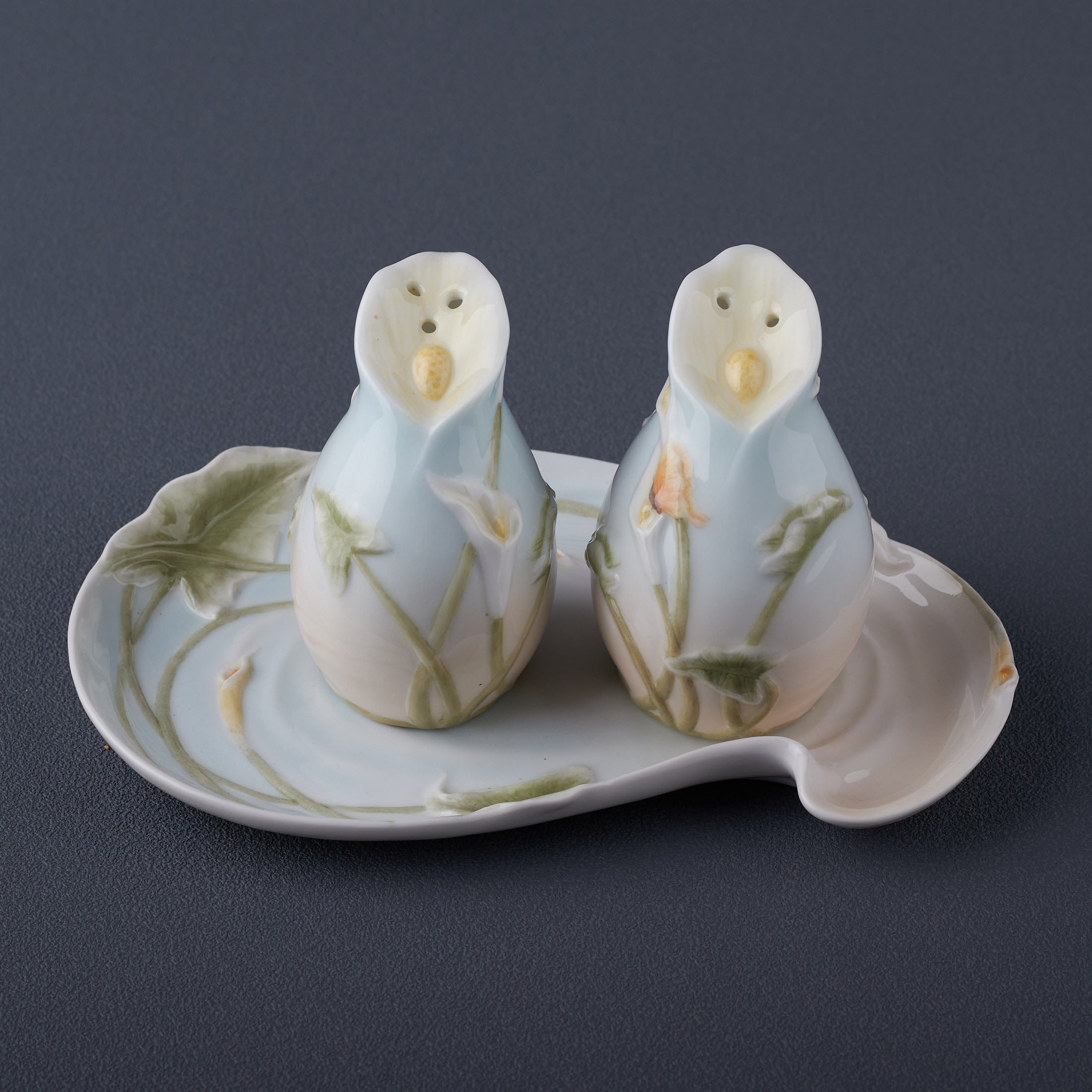 Calla Lily Salt and Pepper Set On Tray