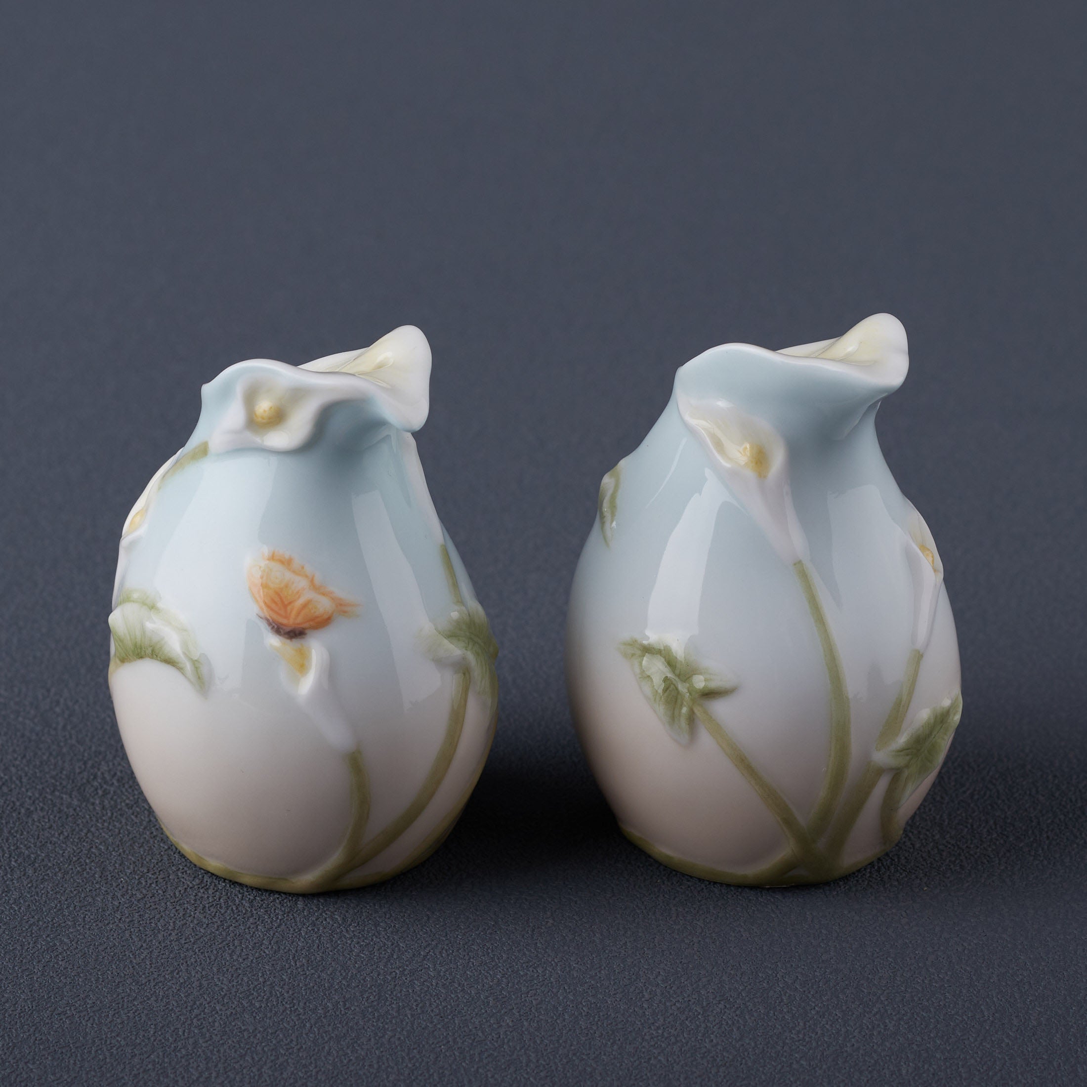 Calla Lily Salt and Pepper Set On Tray