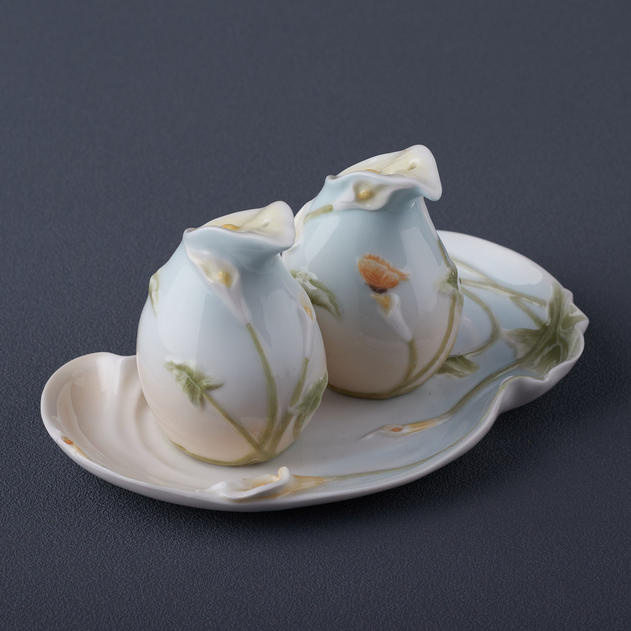 Calla Lily Salt and Pepper Set On Tray