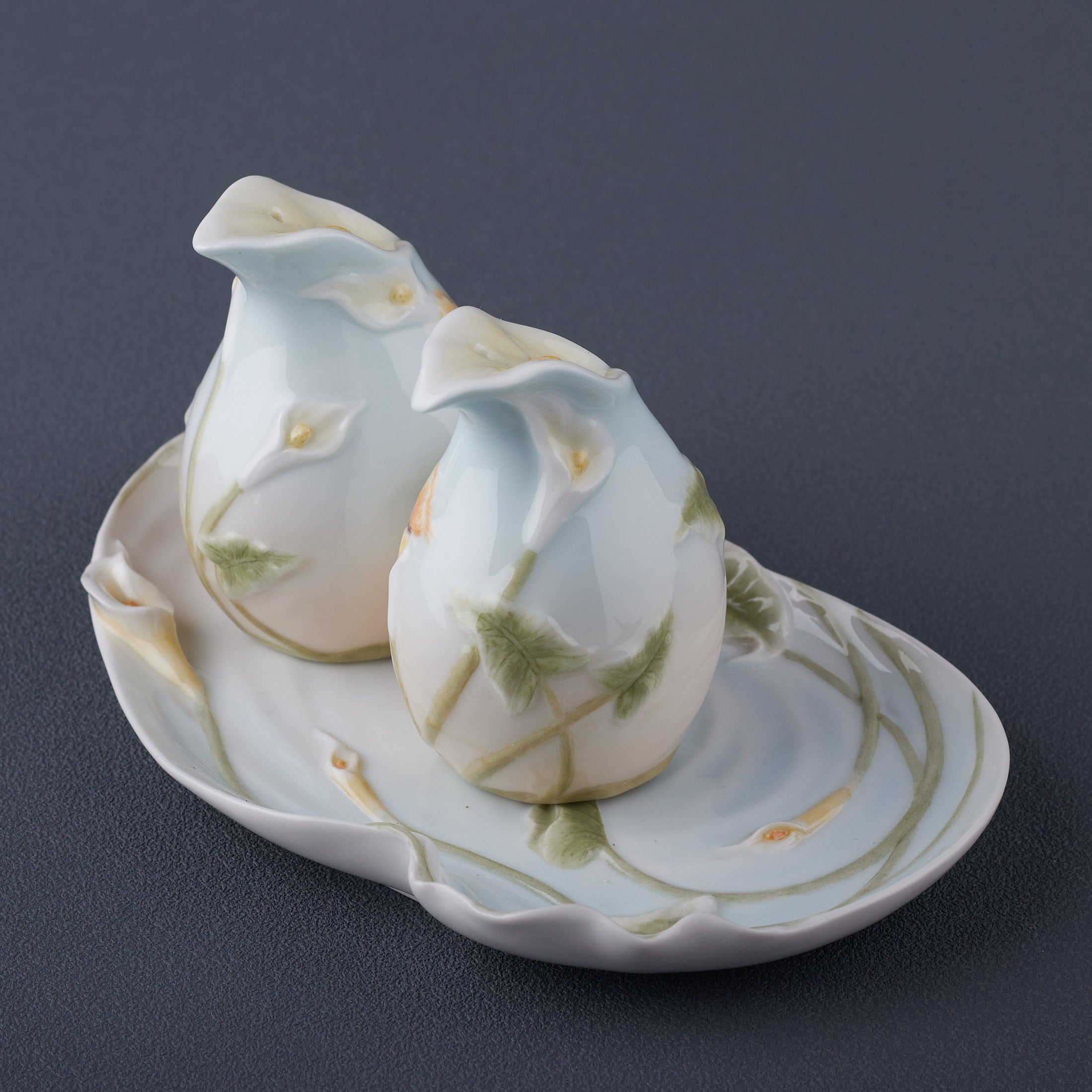 Calla Lily Salt and Pepper Set On Tray