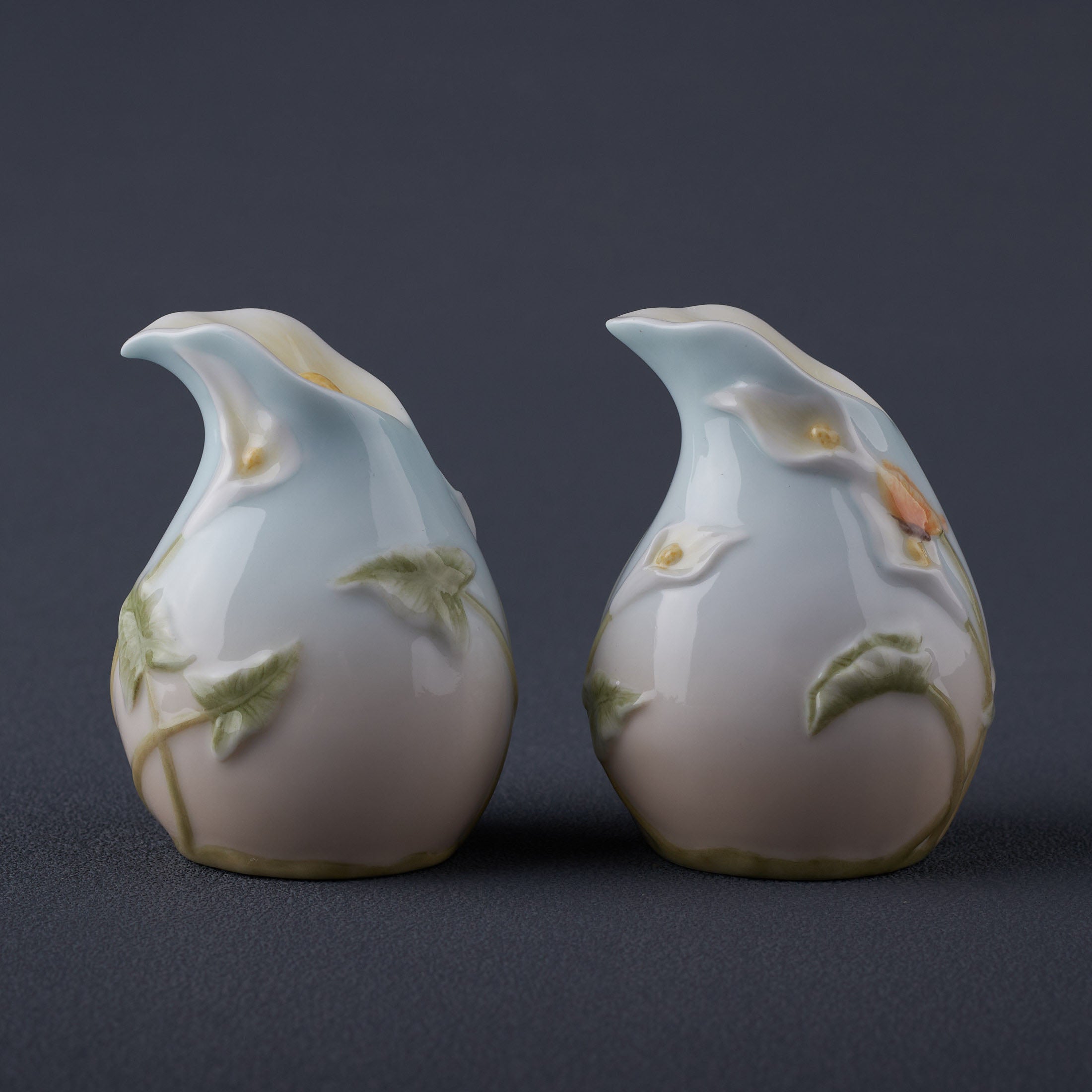 Calla Lily Salt and Pepper Set On Tray
