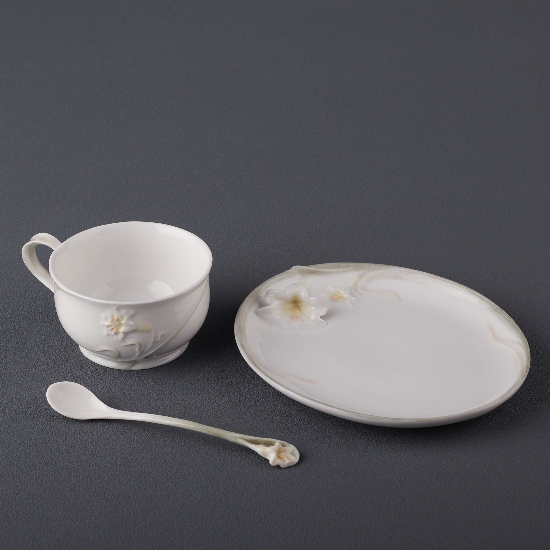 Lily Coffee Cup Set With Spoon