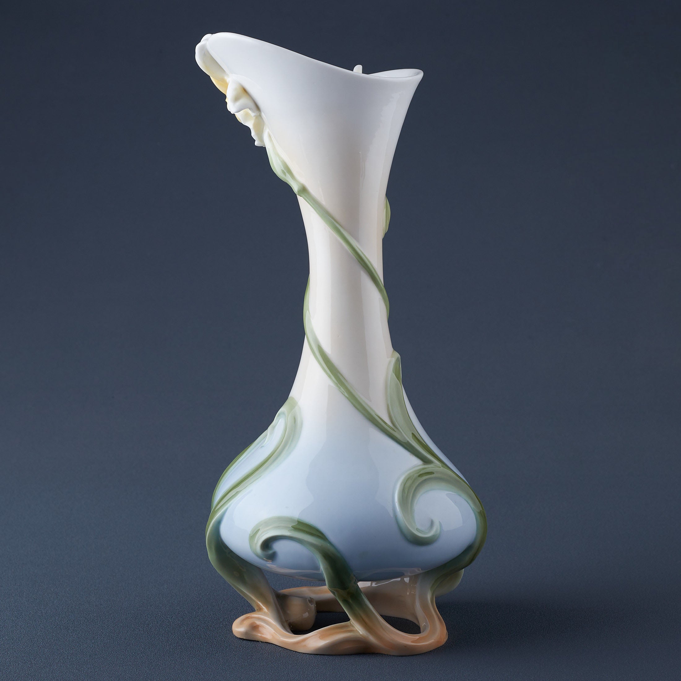 Lily Suspended Vase