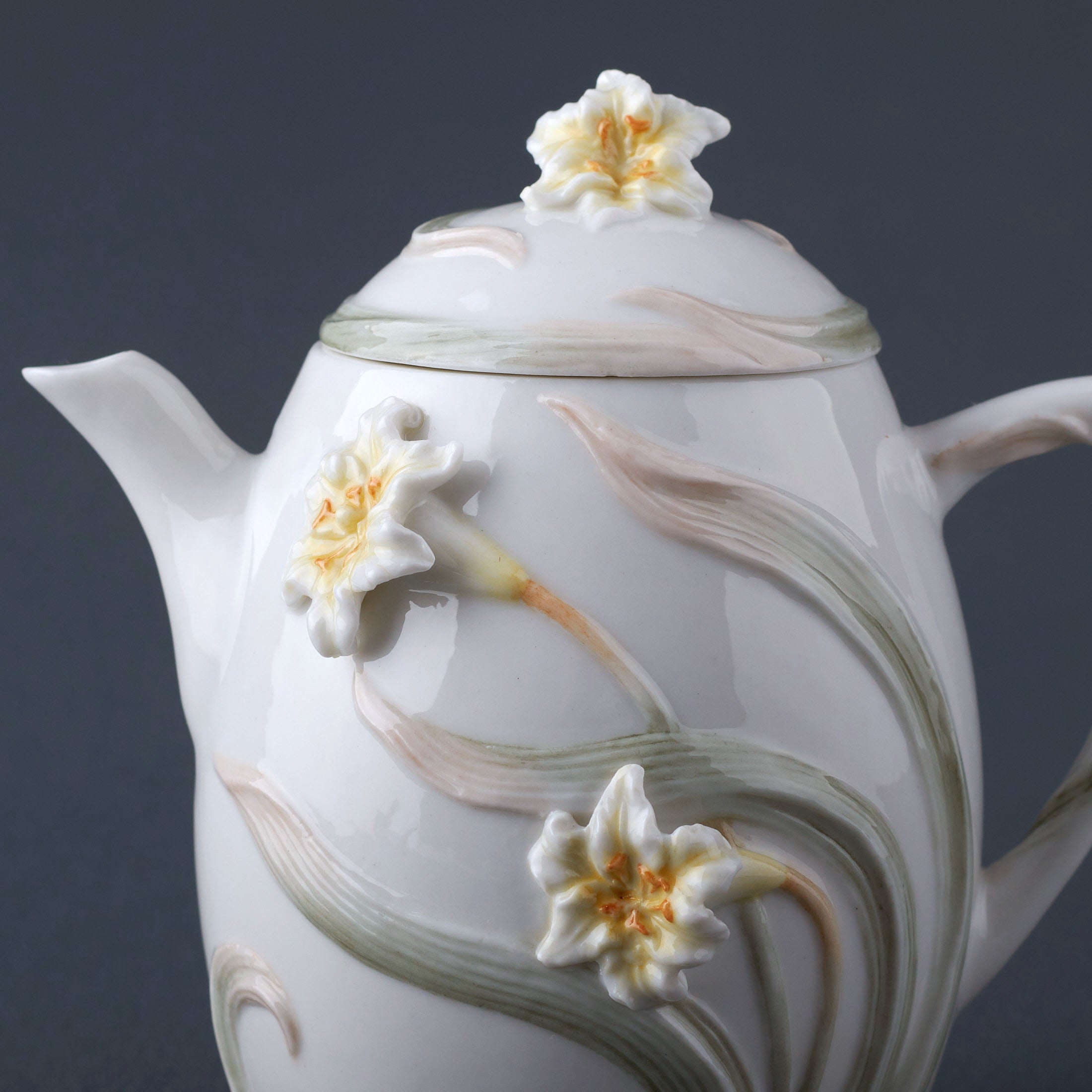 Lily Teapot (Mini)