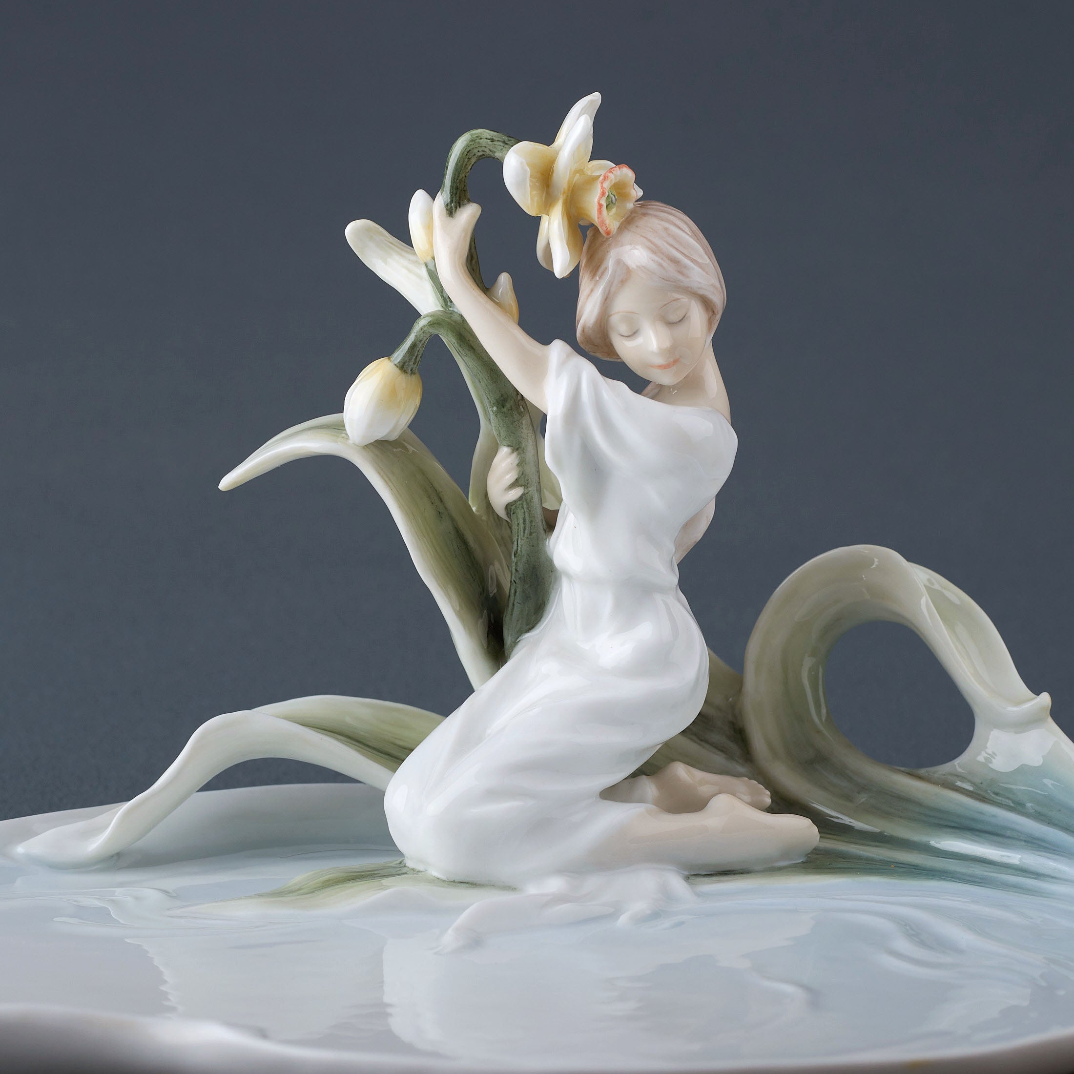 Narcissus and Girl Tray