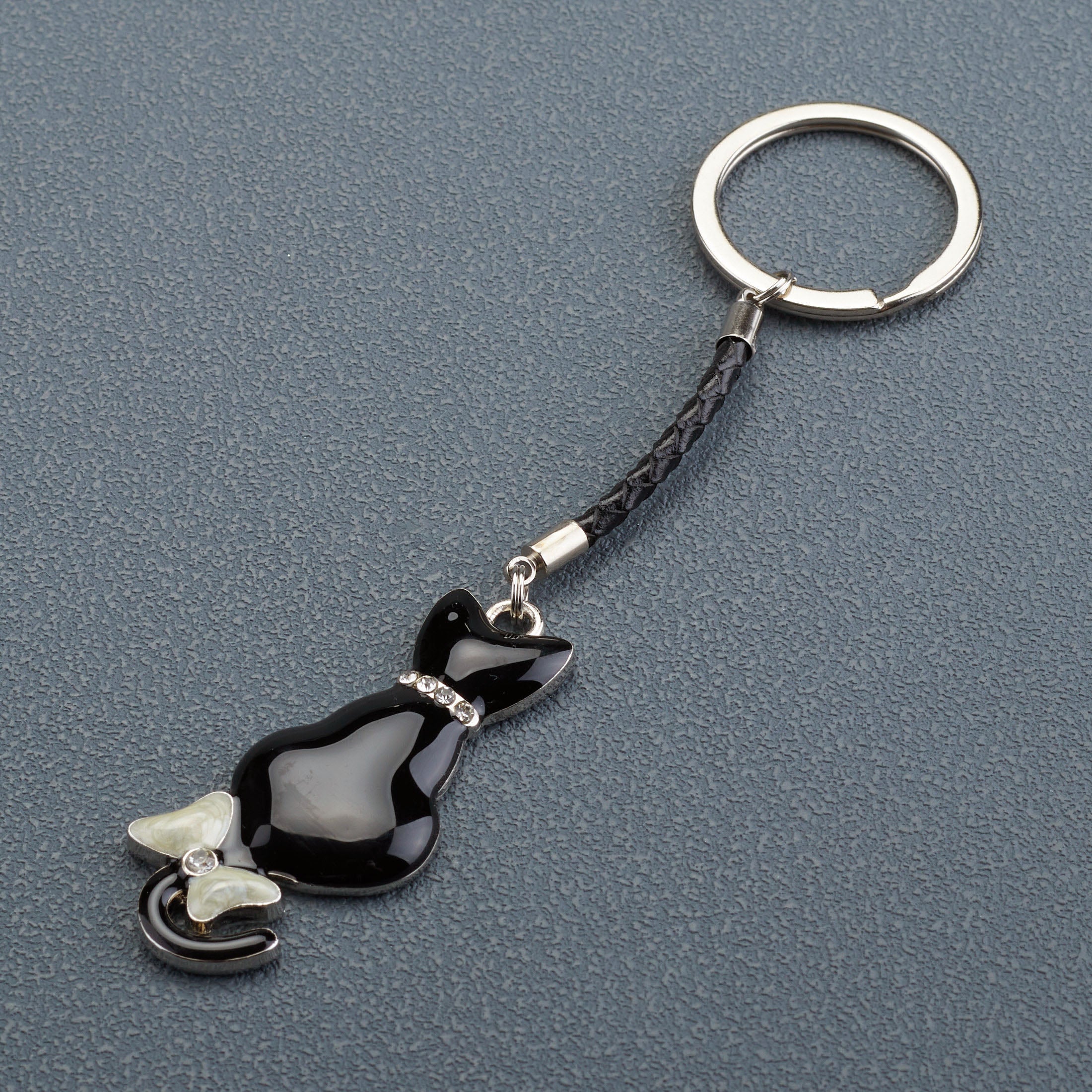 Cat With Tail Ribbon Keychain (Black)