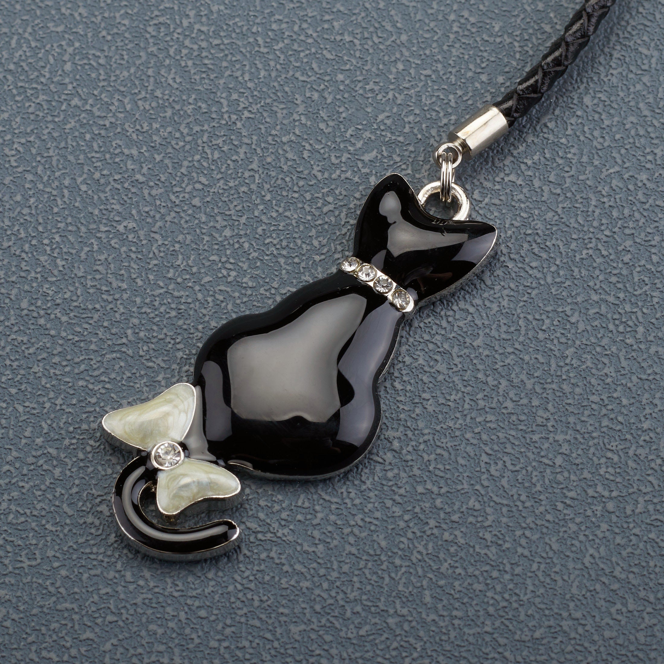 Cat With Tail Ribbon Keychain (Black)