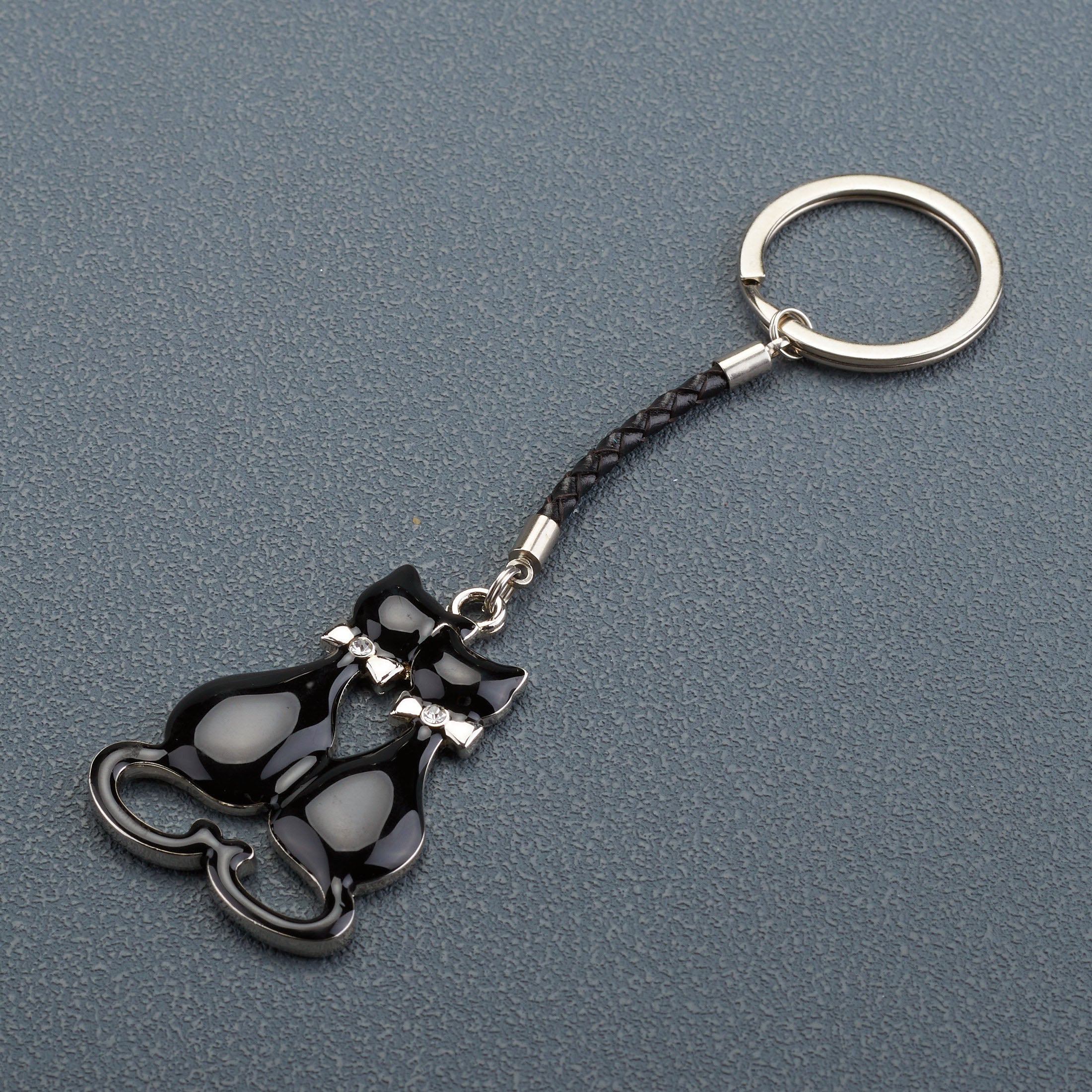 Cats Cuddling Keychain (Black)