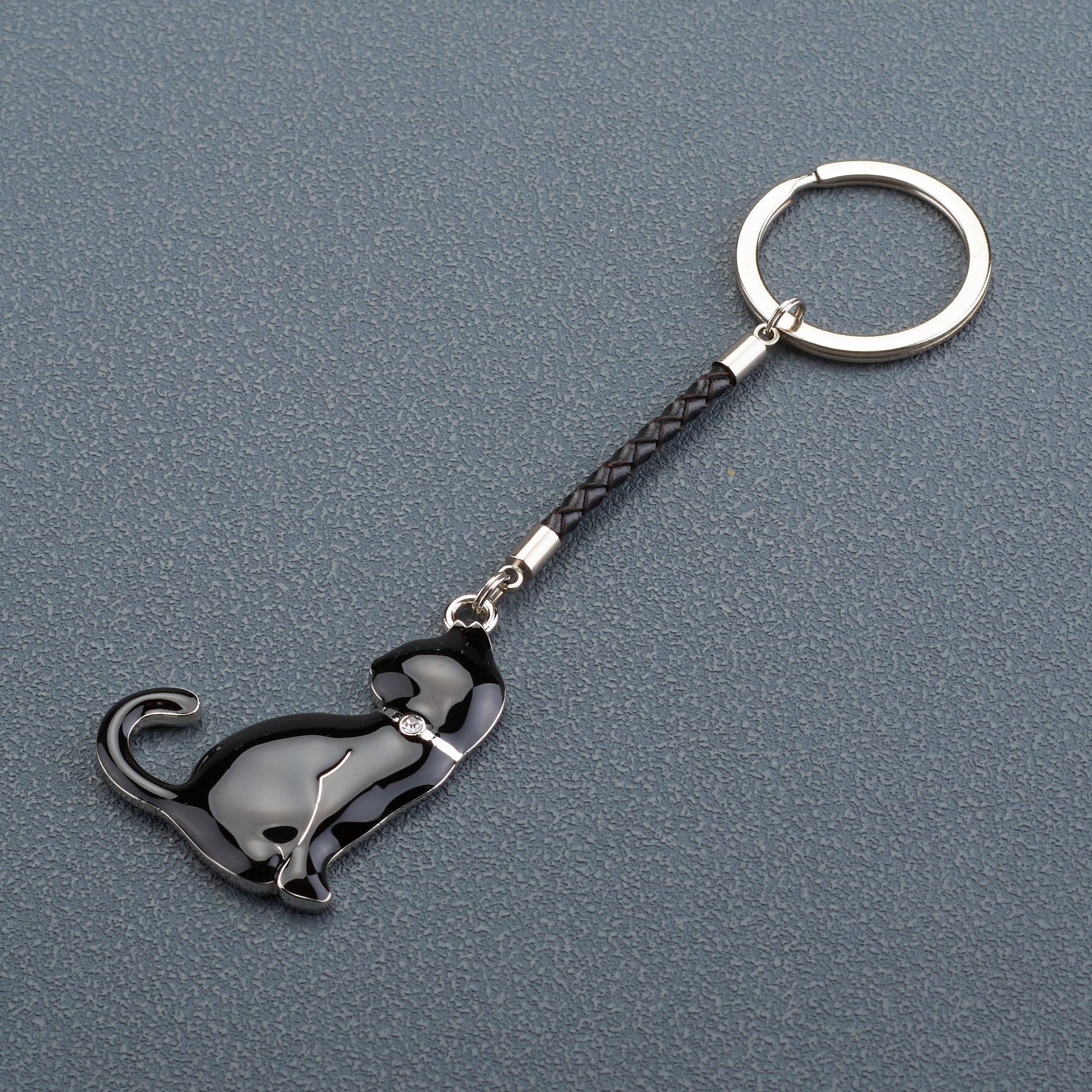 Cat With Head Turned Keychain (Black)