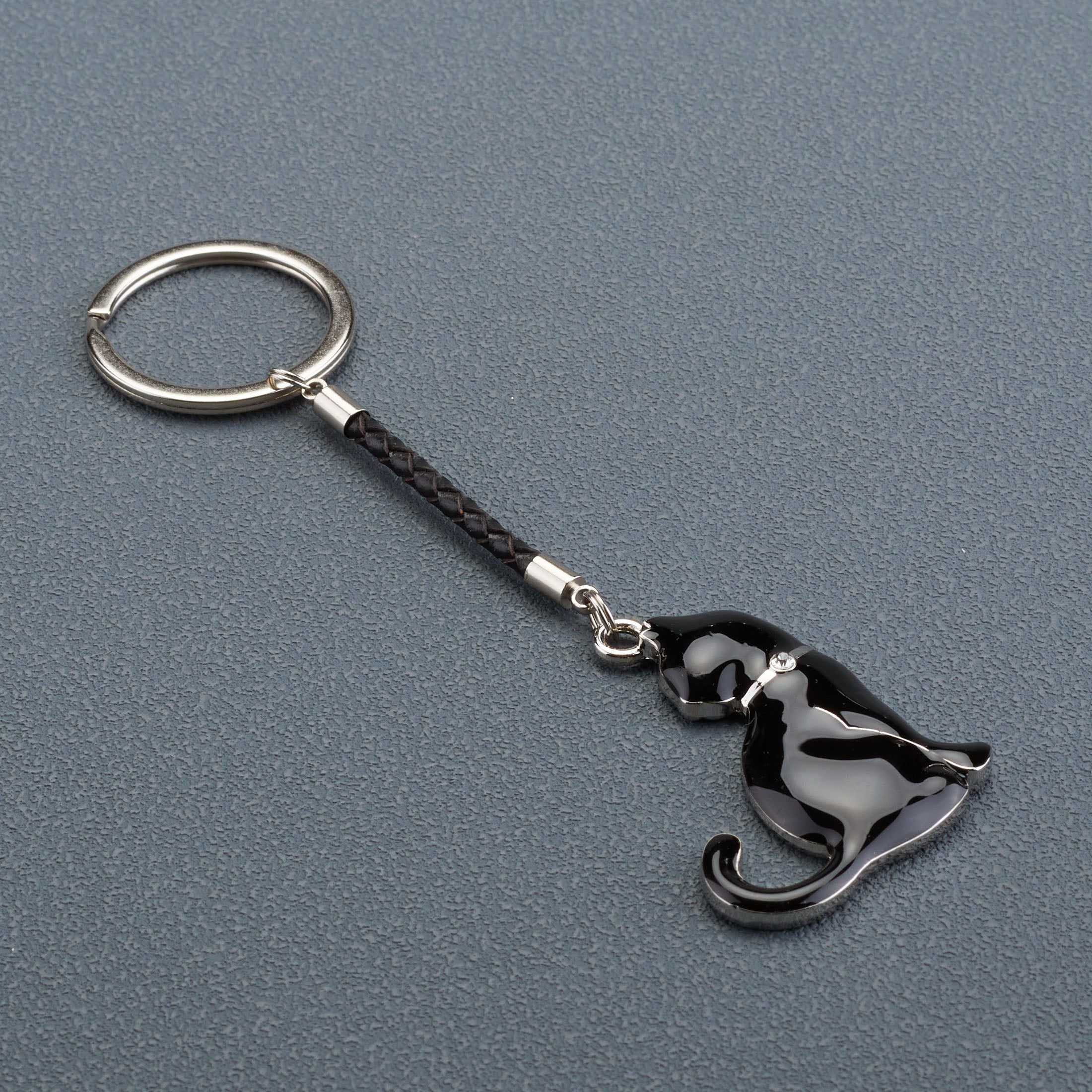 Cat With Head Turned Keychain (Black)