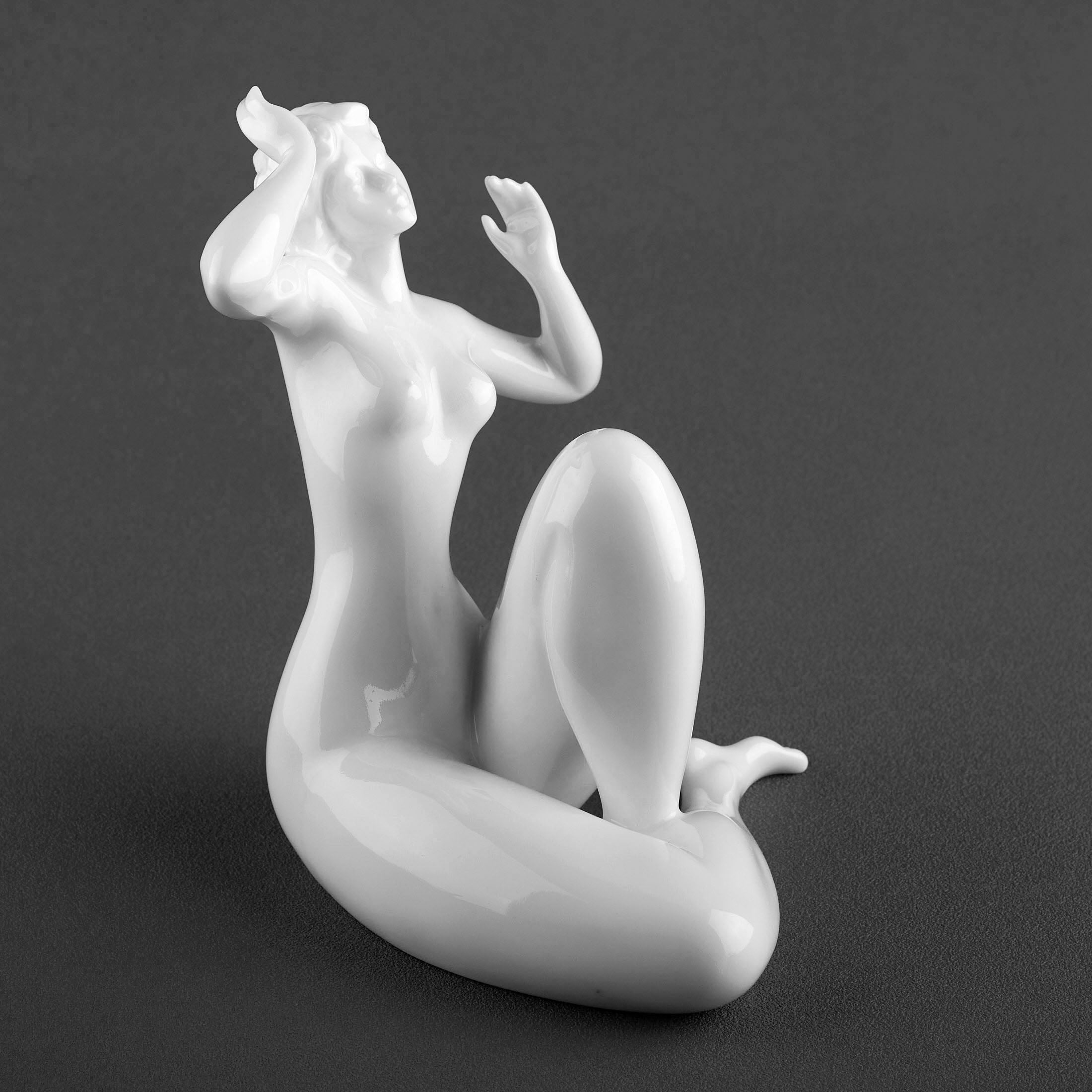 Lounging Nude Femme414