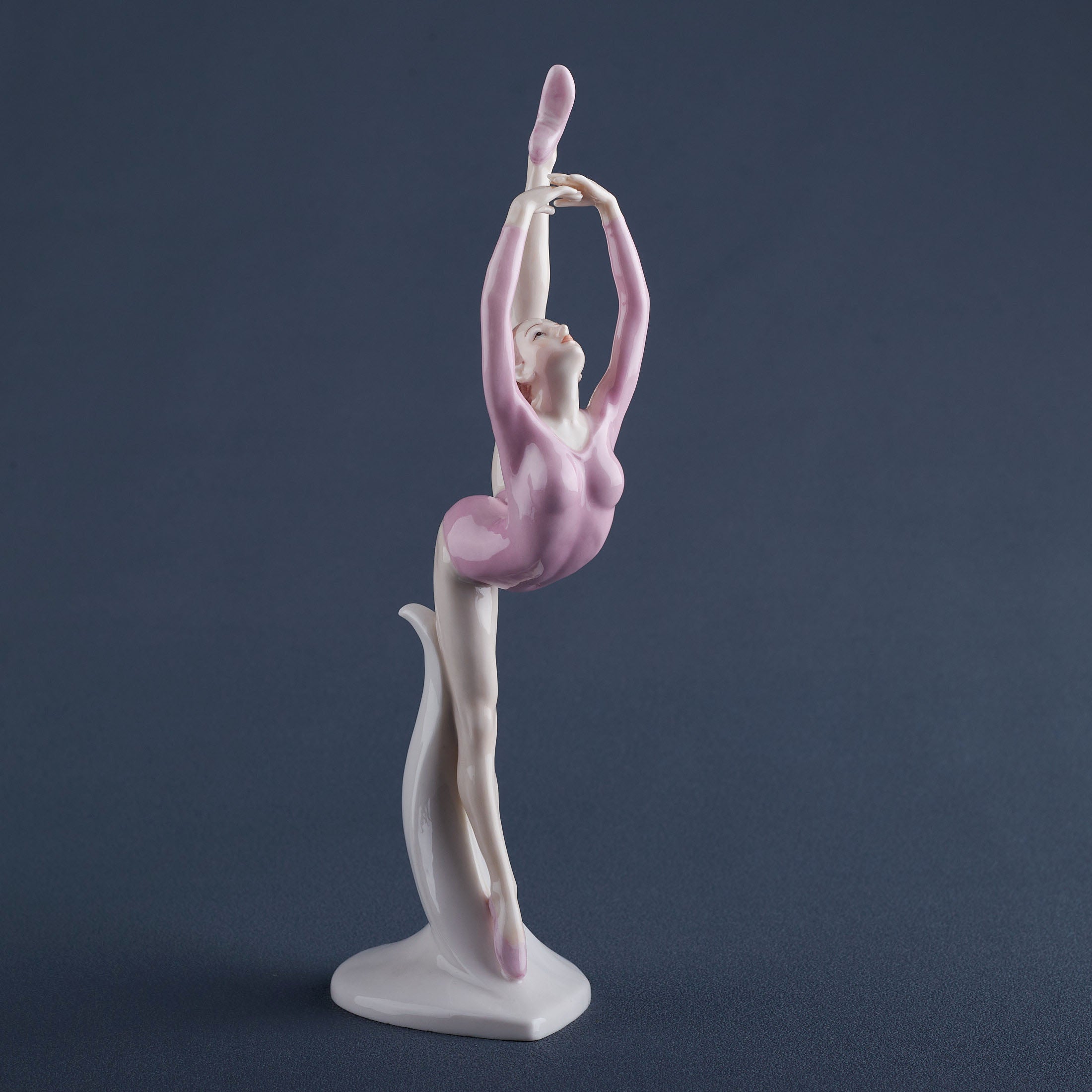Grand Battement En Arriere
