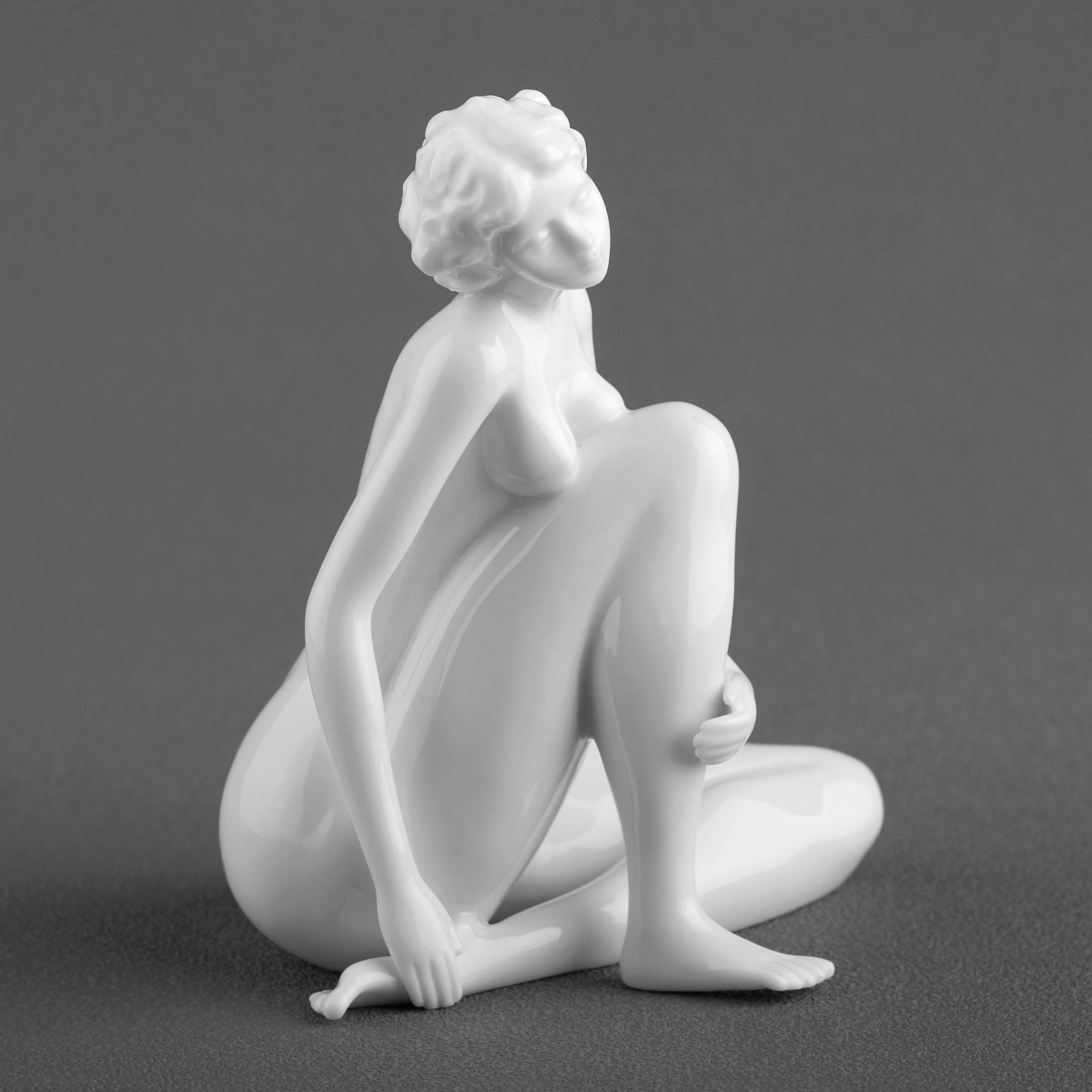 Lounging Nude Femme413