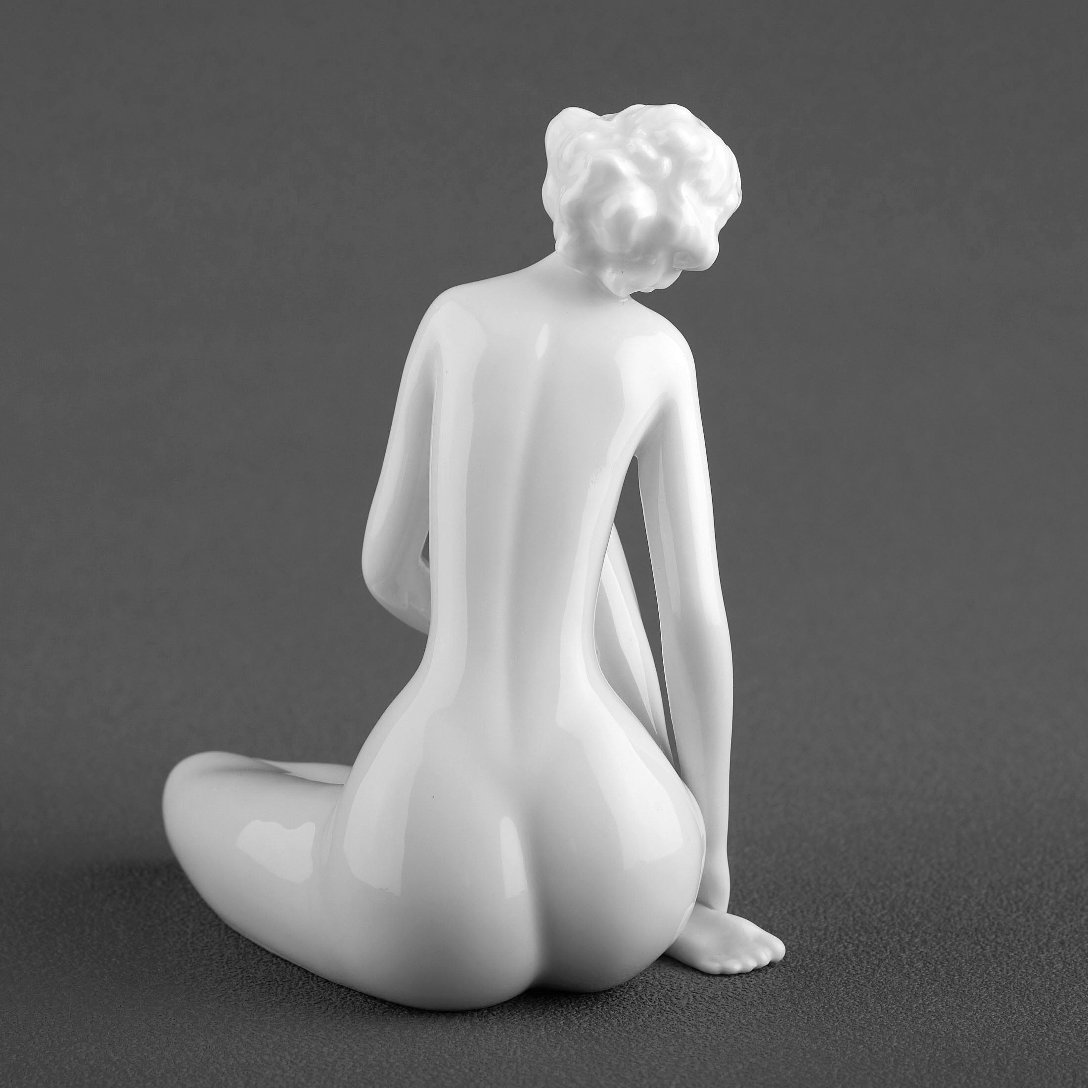 Lounging Nude Femme413