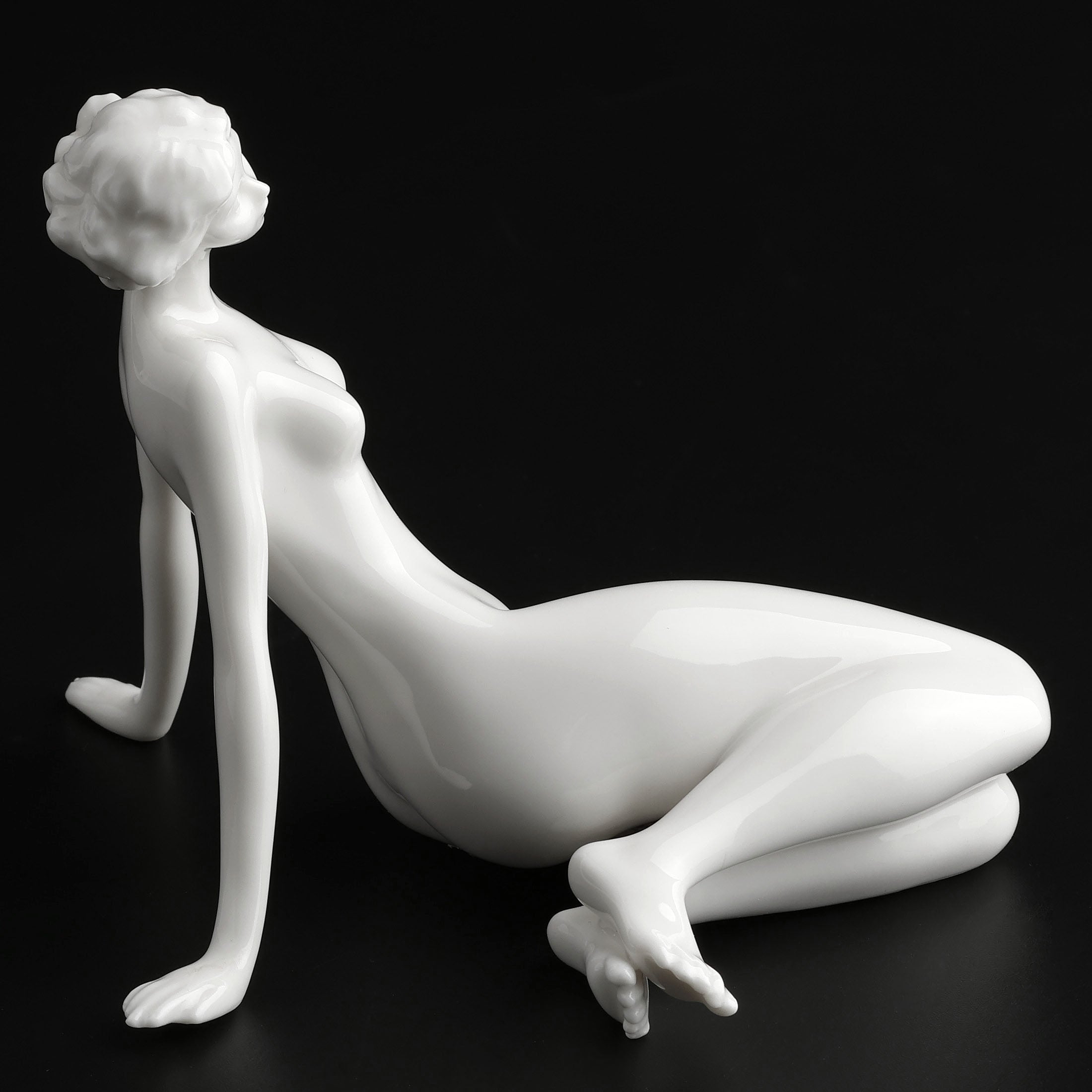 Lounging Nude Femme415