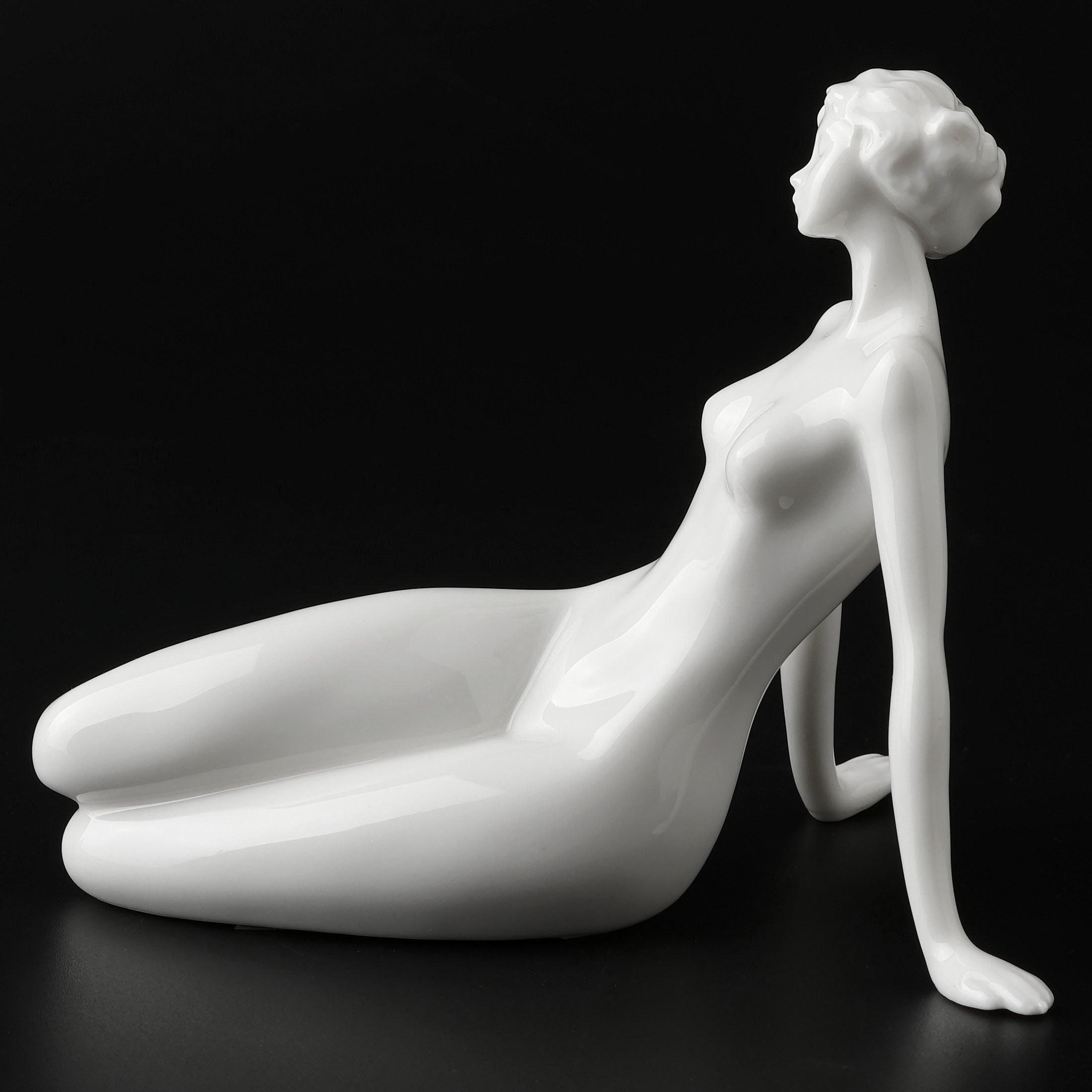 Lounging Nude Femme415