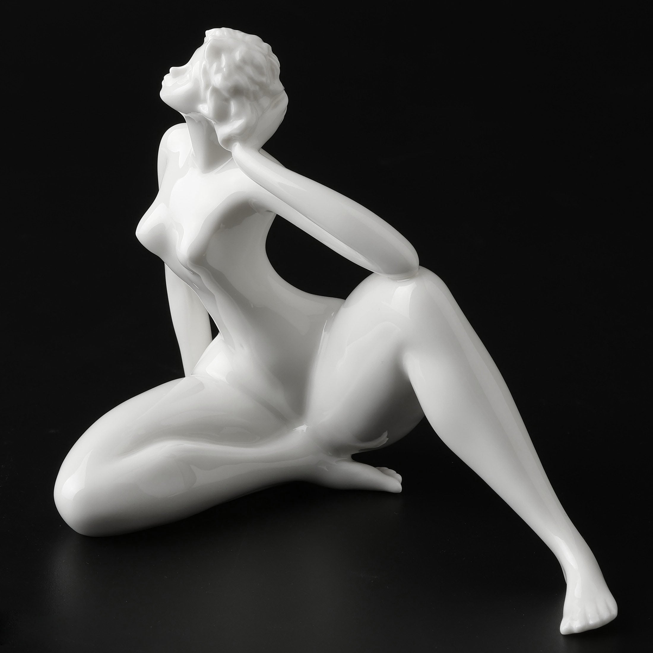 Lounging Nude Femme416