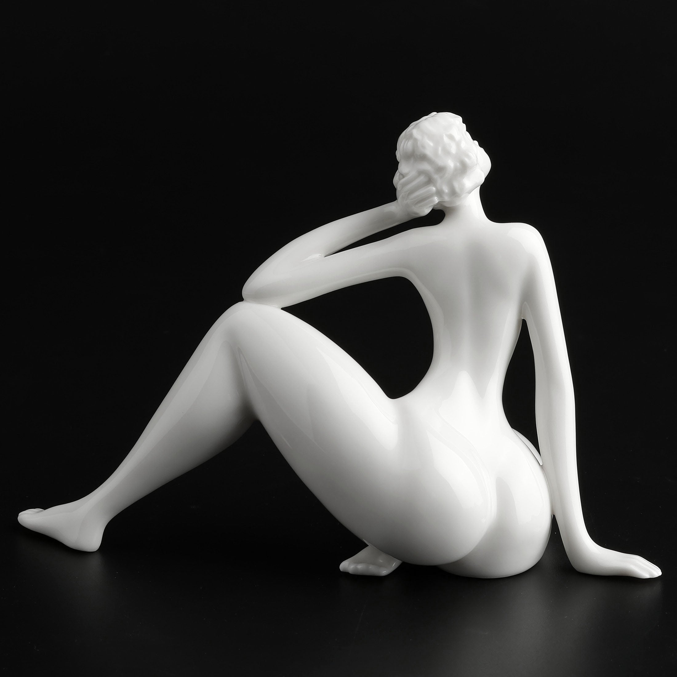 Lounging Nude Femme416