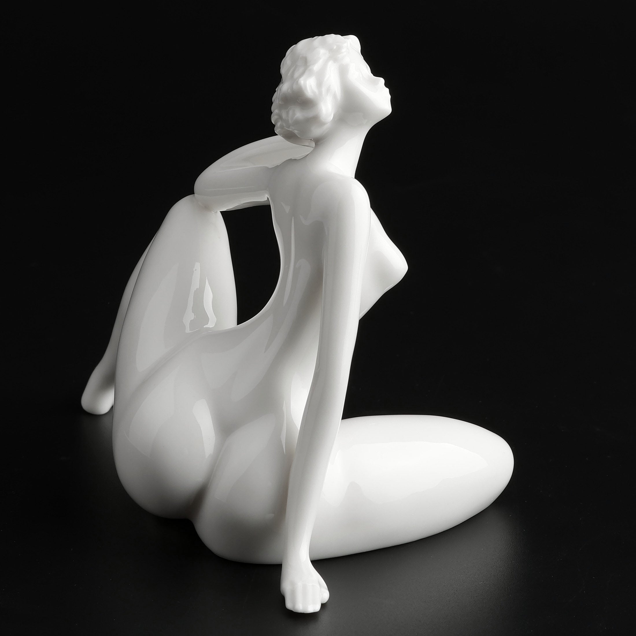 Lounging Nude Femme416