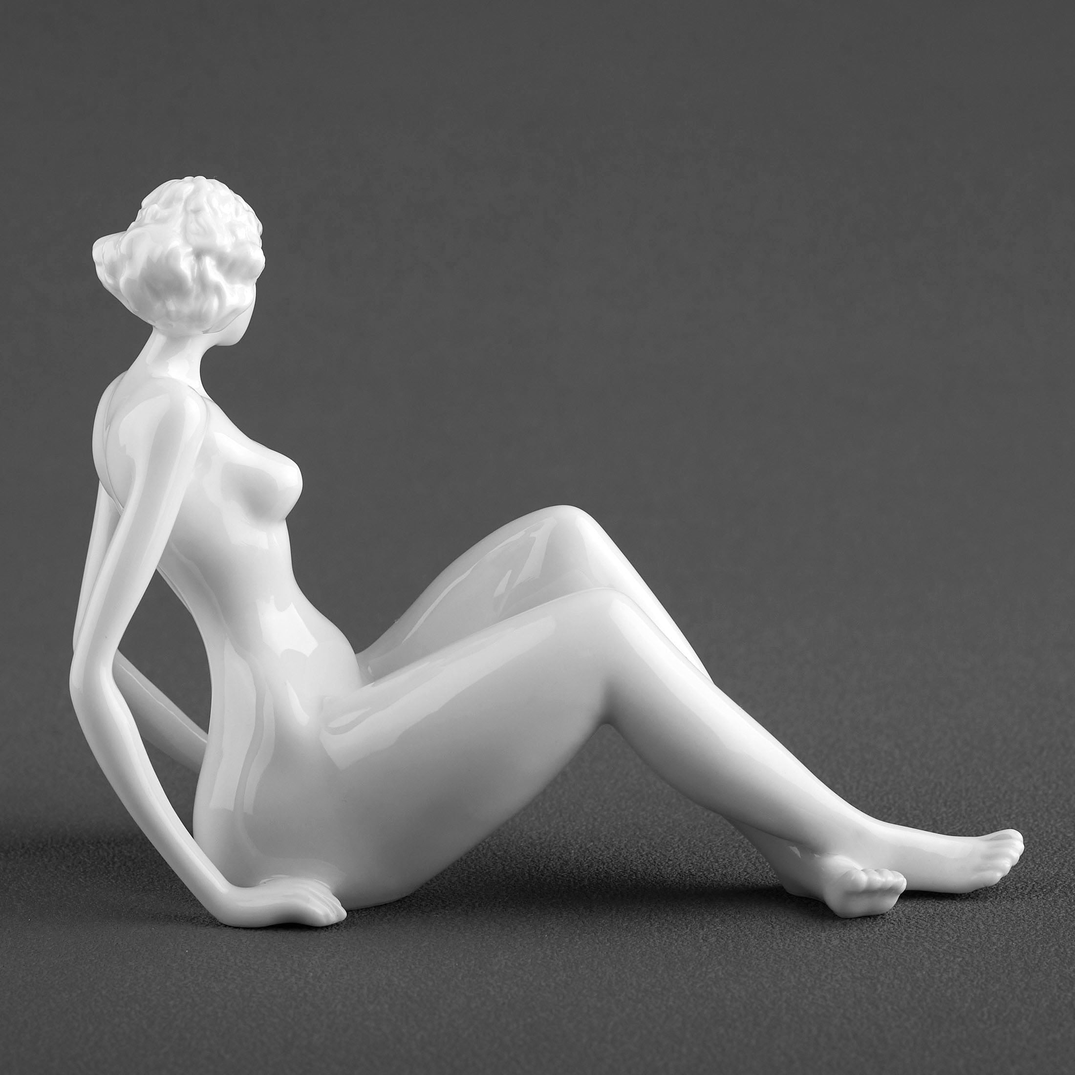 Lounging Nude Femme417