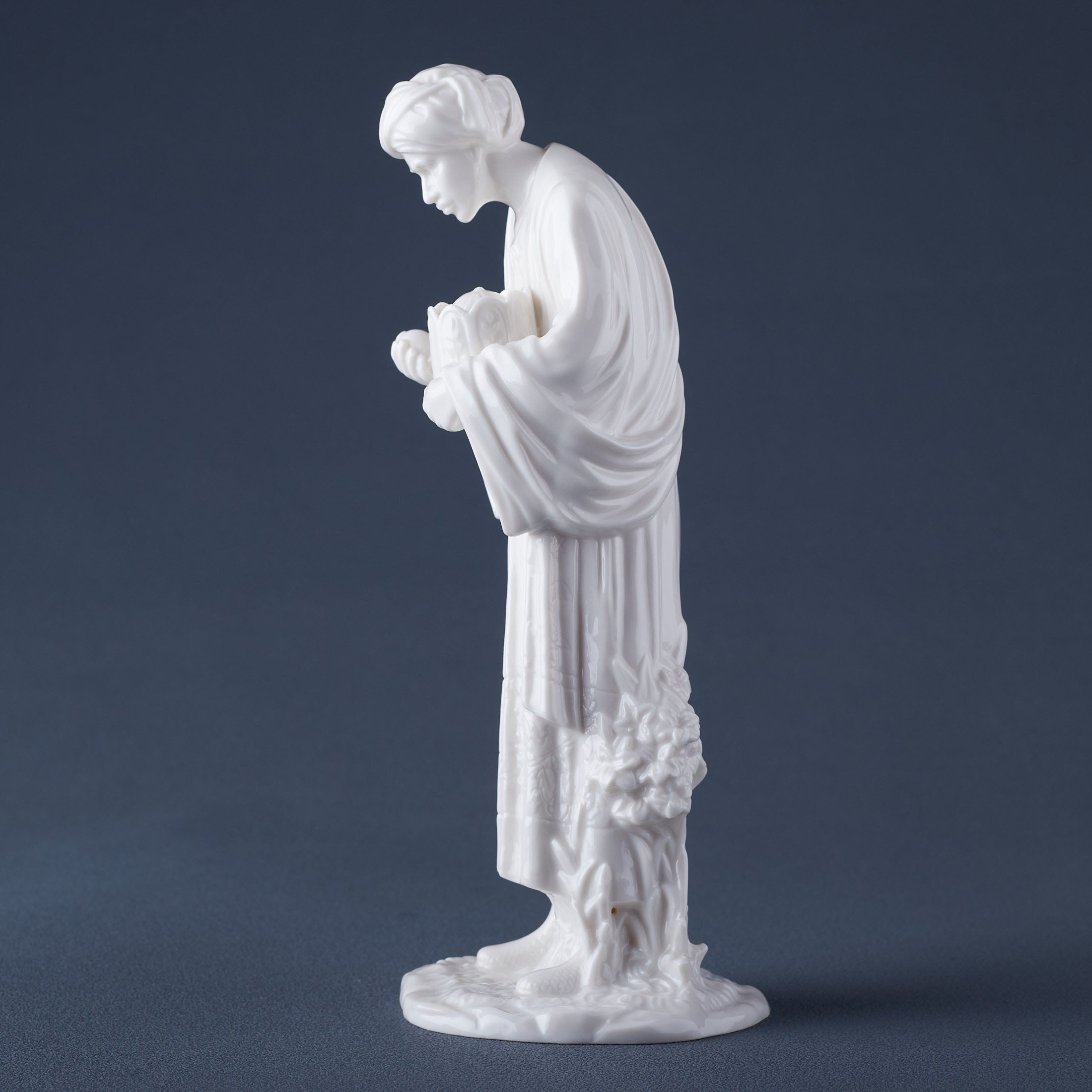Caspar King Of Tarsus Offering Frankincense(White)