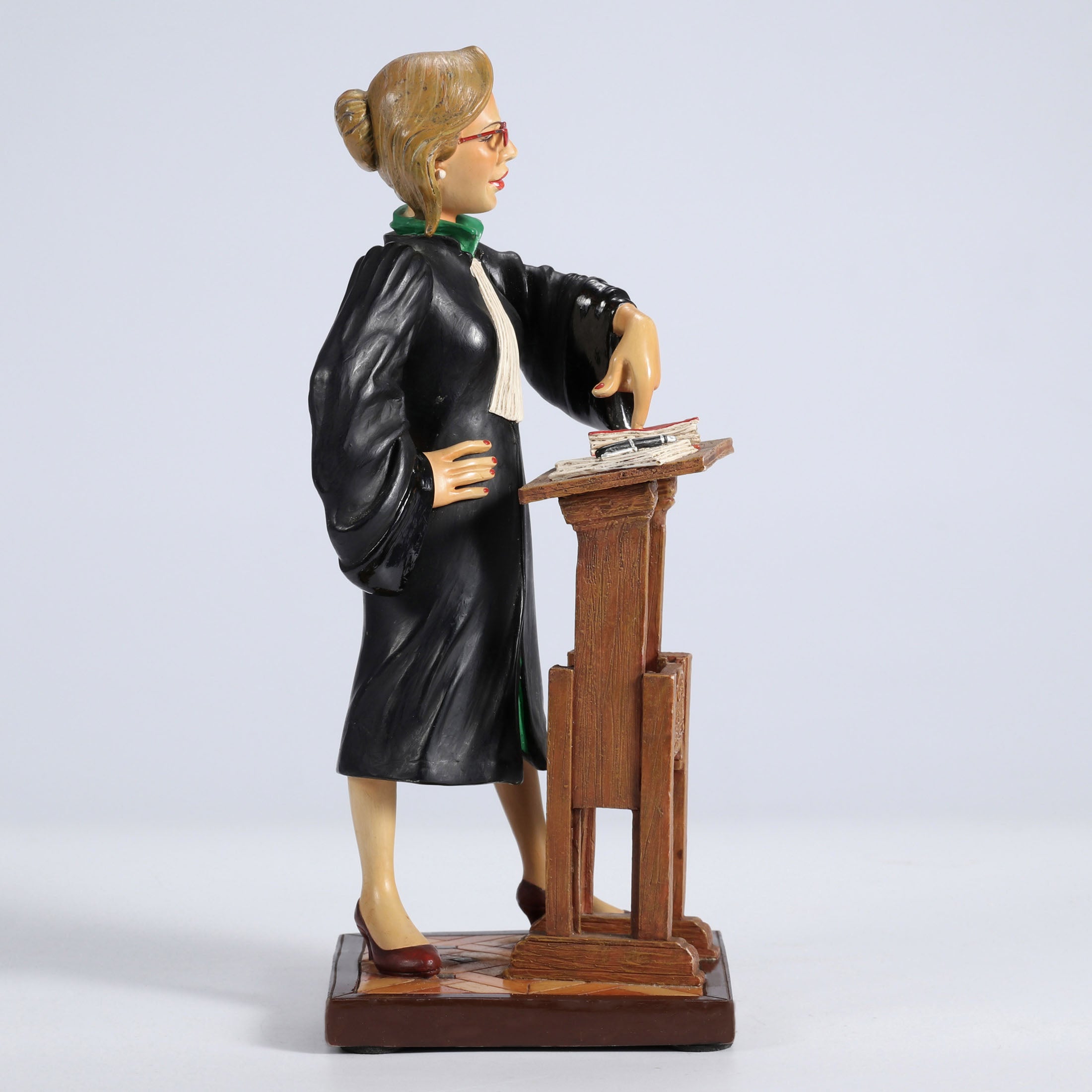Lady Lawyer – 50% Scale