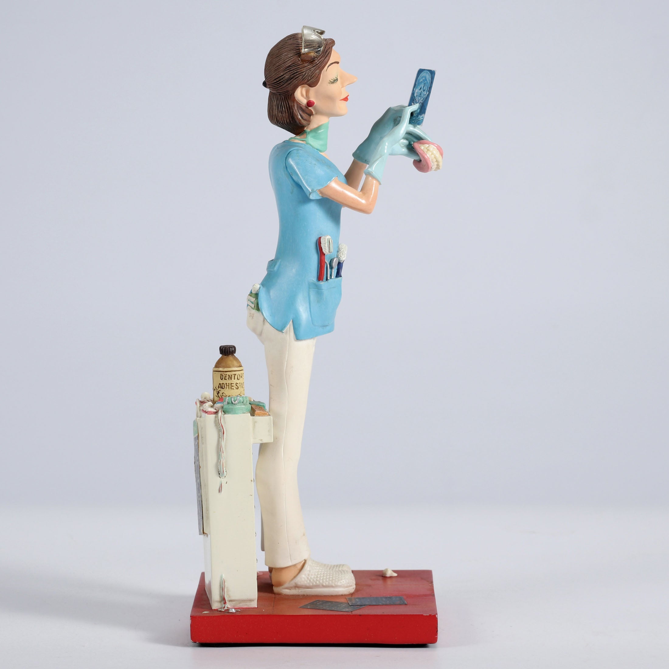 Lady Dentist – 50% Scale