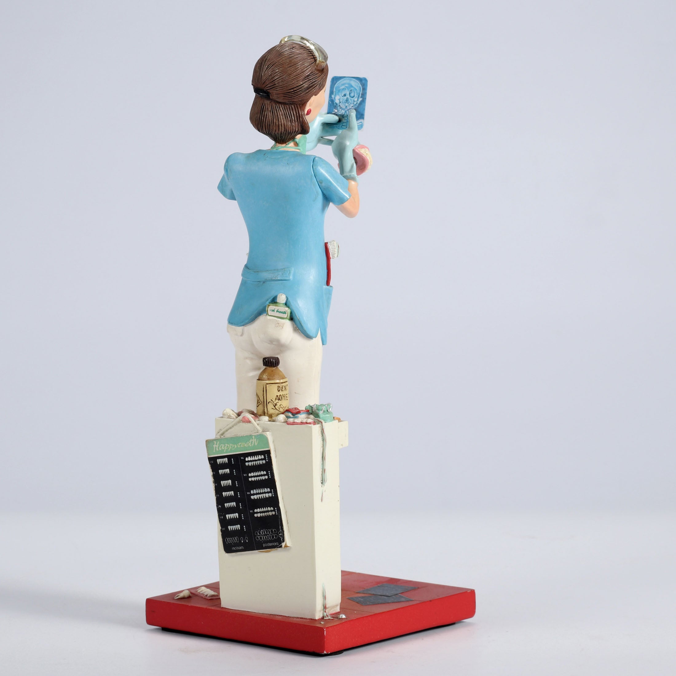 Lady Dentist – 50% Scale